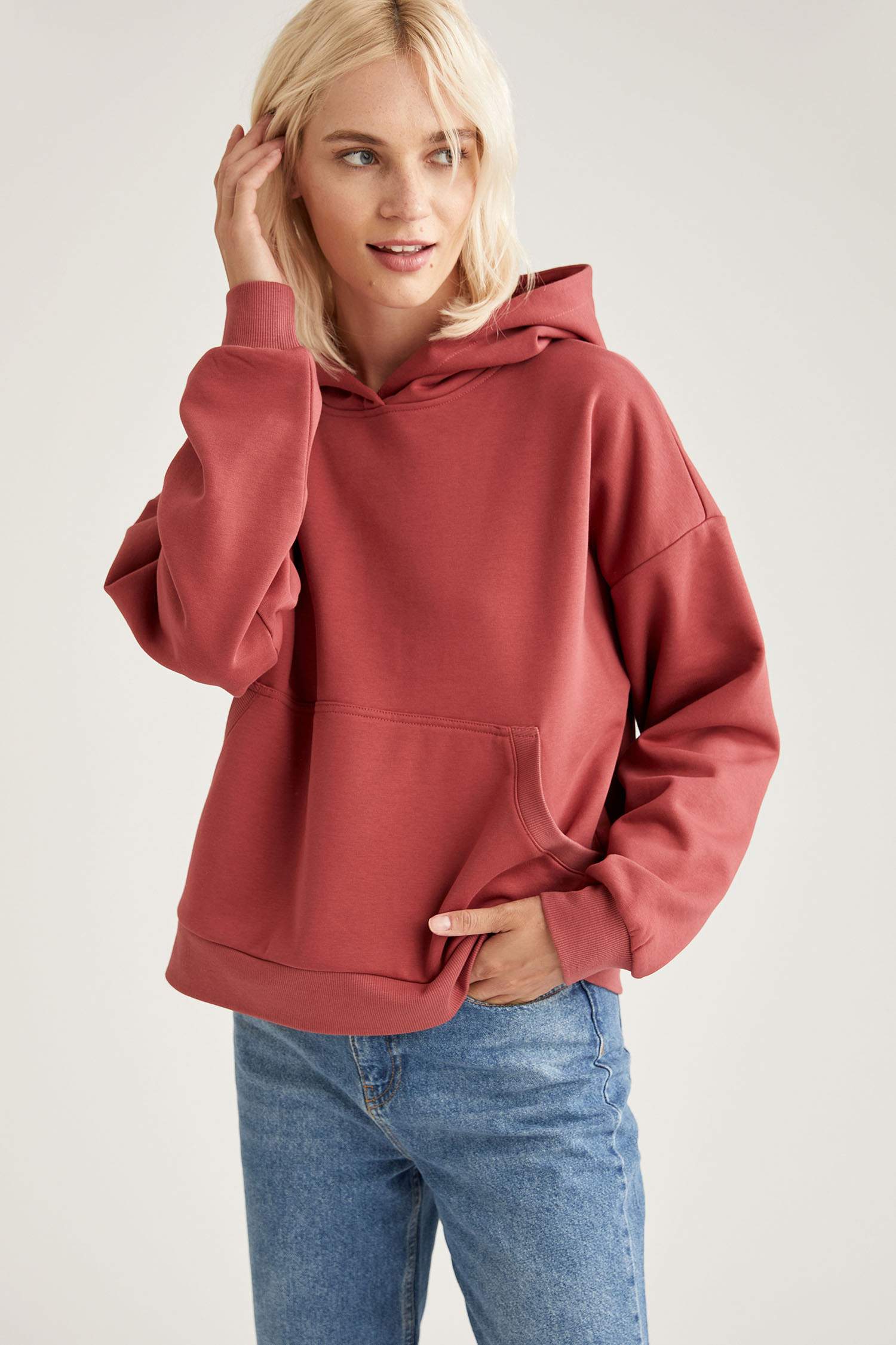 Loose Fit Kapüşonlu Kanguru Cepli Uzun Kollu Sweatshirt
