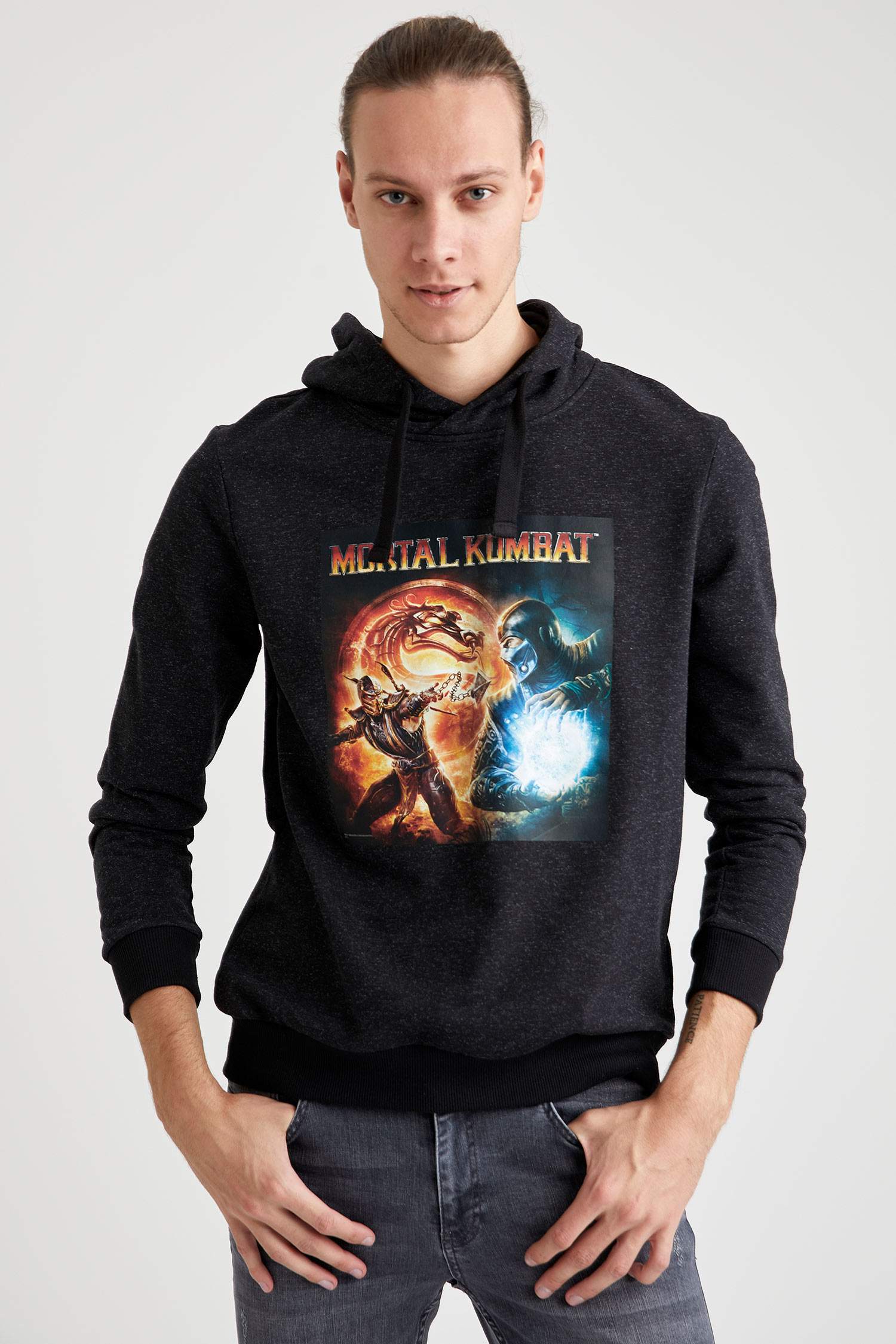 Mortal Kombat Lisanslı Slim Fit Uzun Kollu İçi Yumuşak Tüylü Sweatshirt