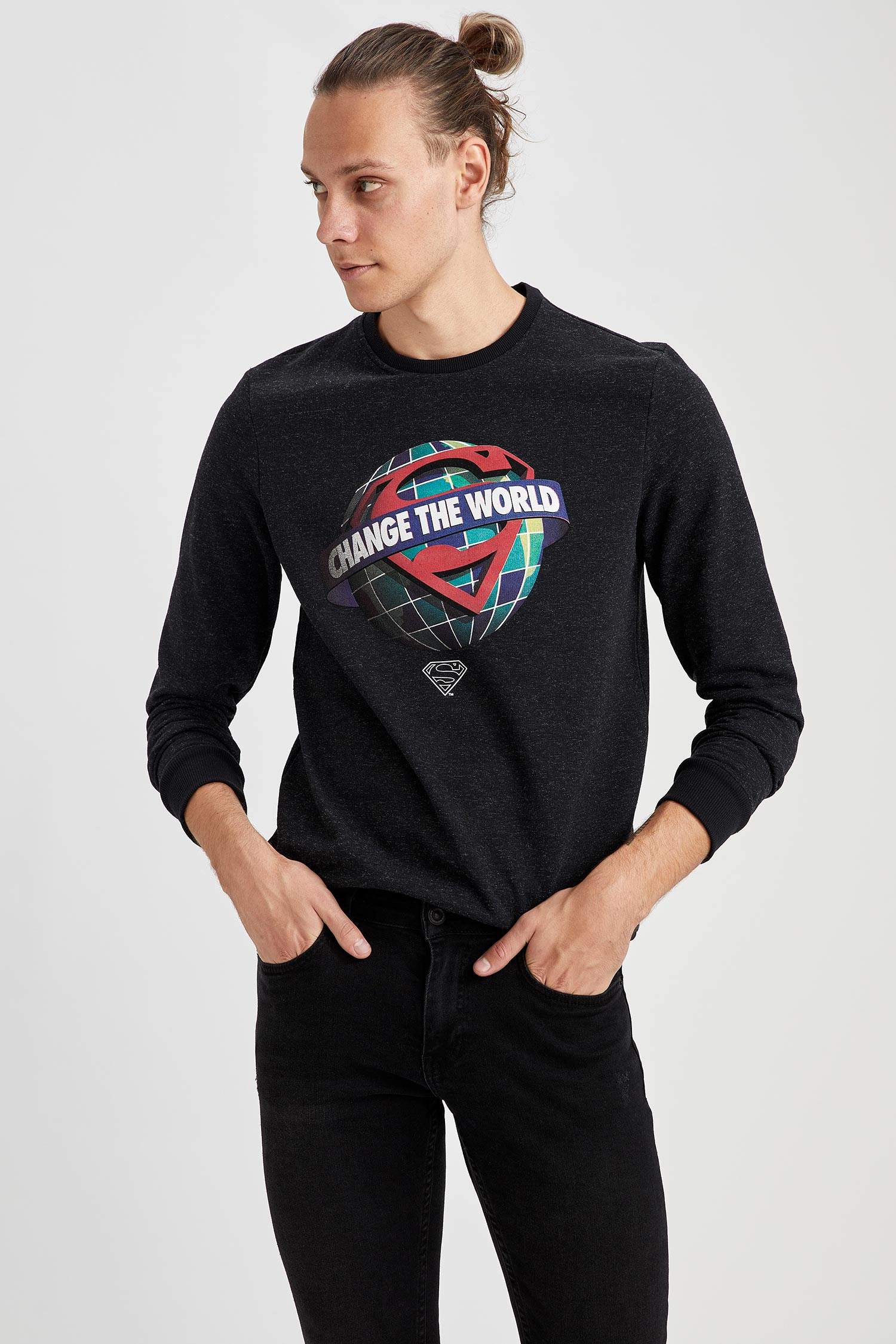 Superman Lisanslı Slim Fit Bisiklet Yaka Uzun Kollu İçi Yumuşak Tüylü Sweatshirt