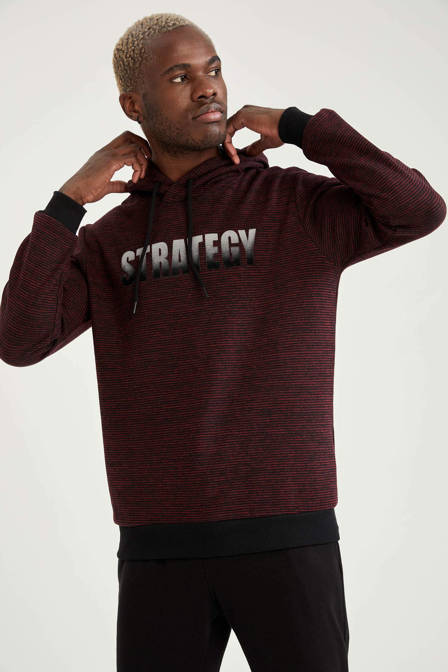 Regular Fit Kapüşonlu Baskılı Uzun Kollu Sweatshirt