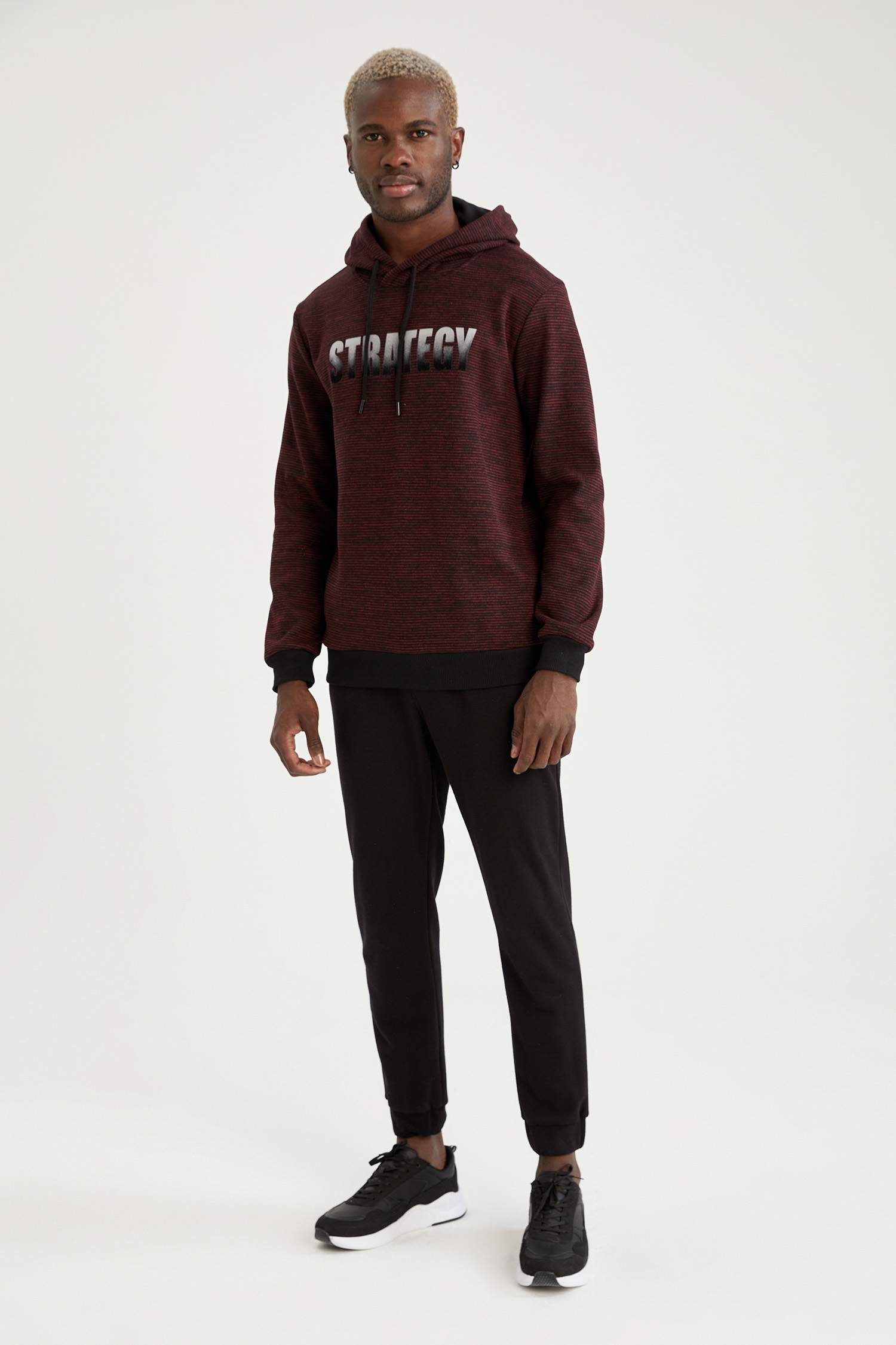 Regular Fit Kapüşonlu Baskılı Uzun Kollu Sweatshirt