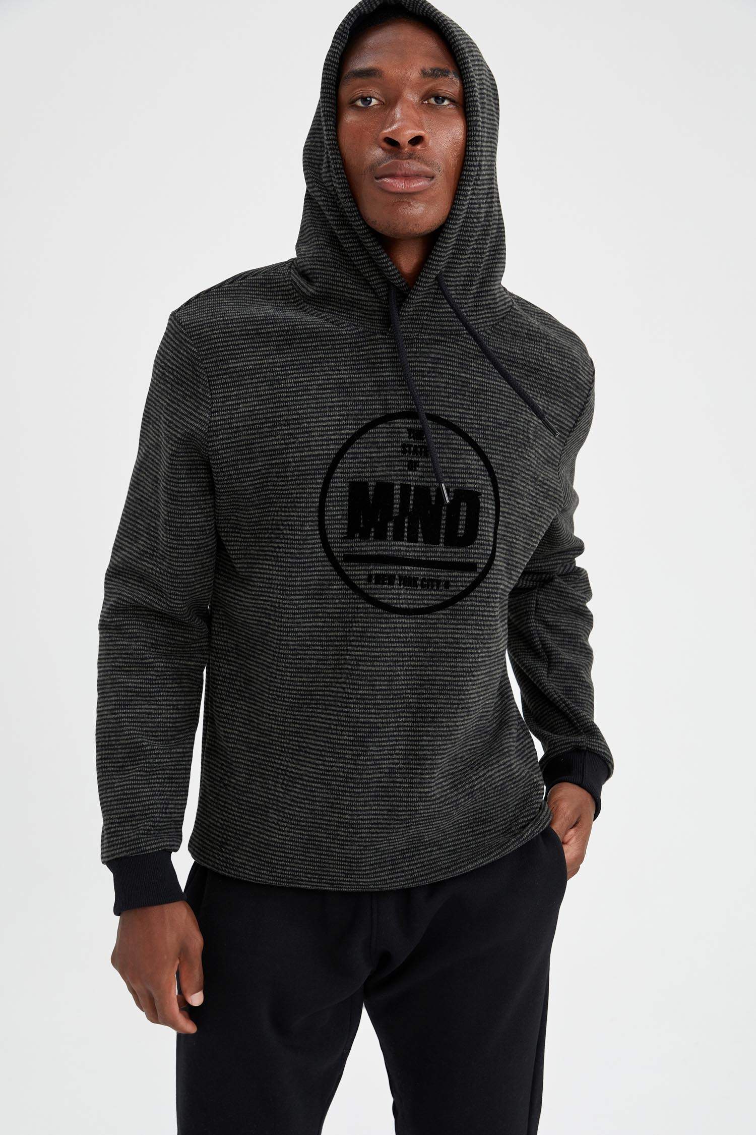 Regular Fit Kapüşonlu Baskılı Uzun Kollu Sweatshirt
