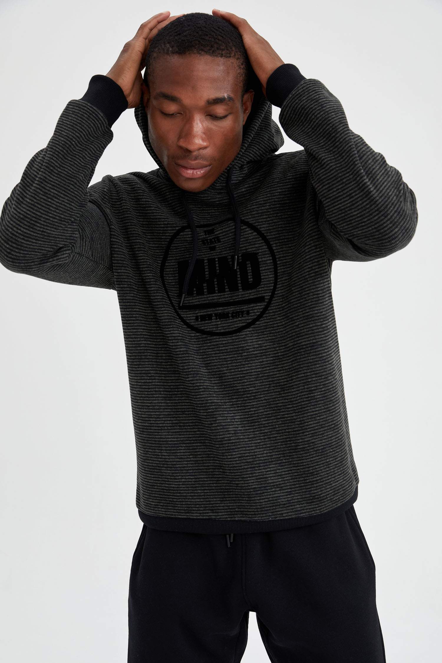 Regular Fit Kapüşonlu Baskılı Uzun Kollu Sweatshirt
