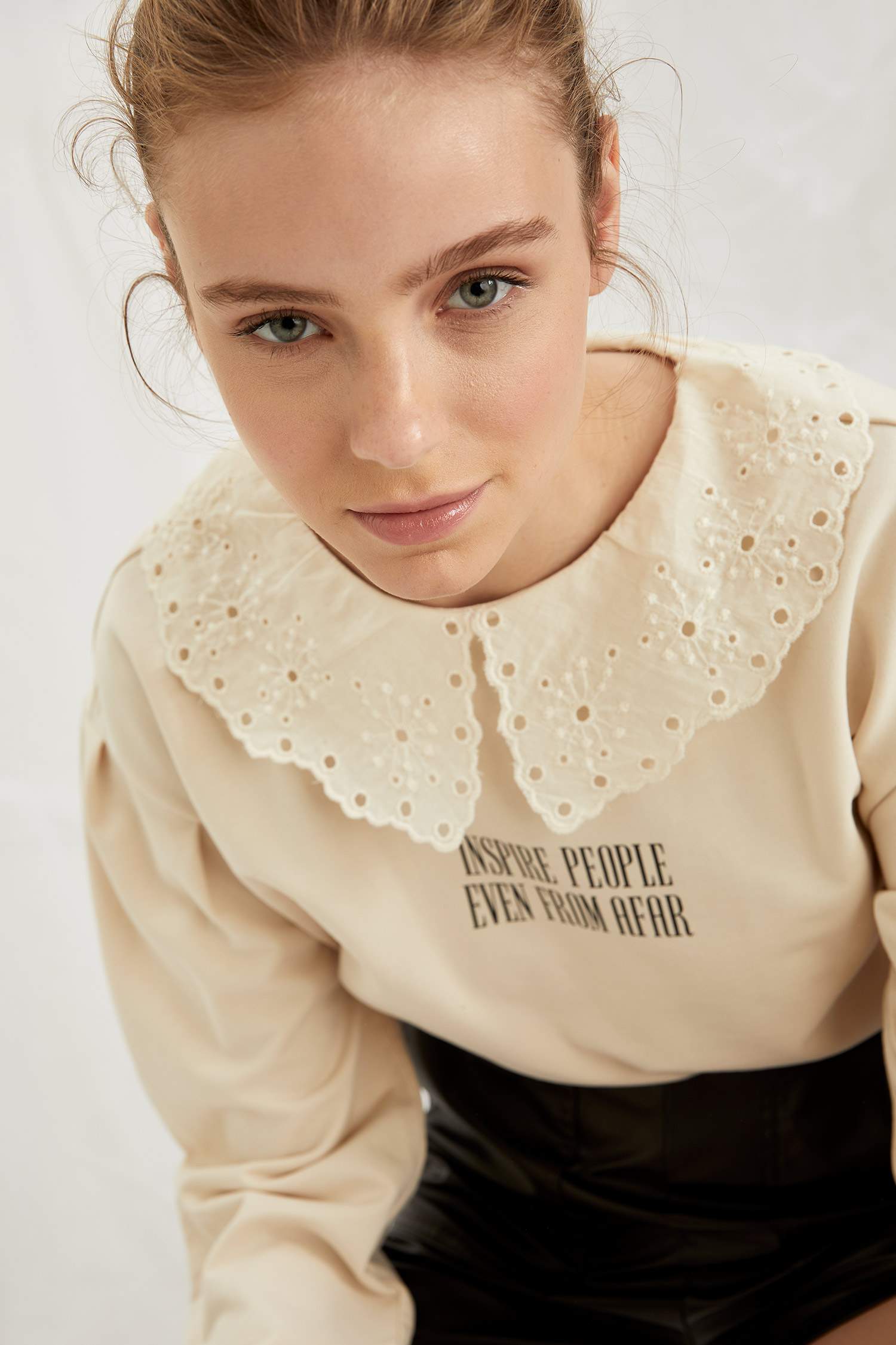 Slogan Desenli Regular Fit Bisiklet Yaka Uzun Kollu Sweatshirt