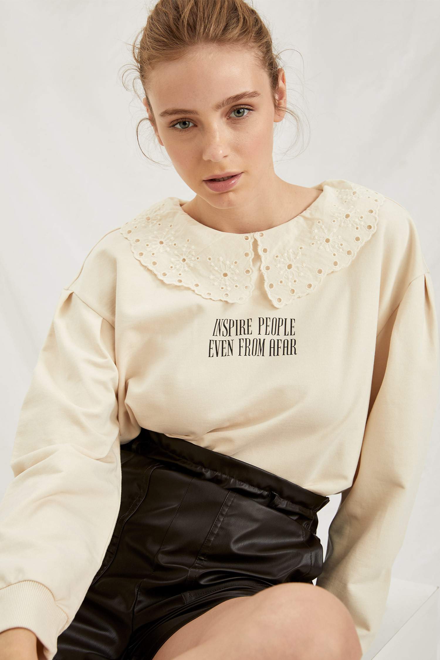 Slogan Desenli Regular Fit Bisiklet Yaka Uzun Kollu Sweatshirt