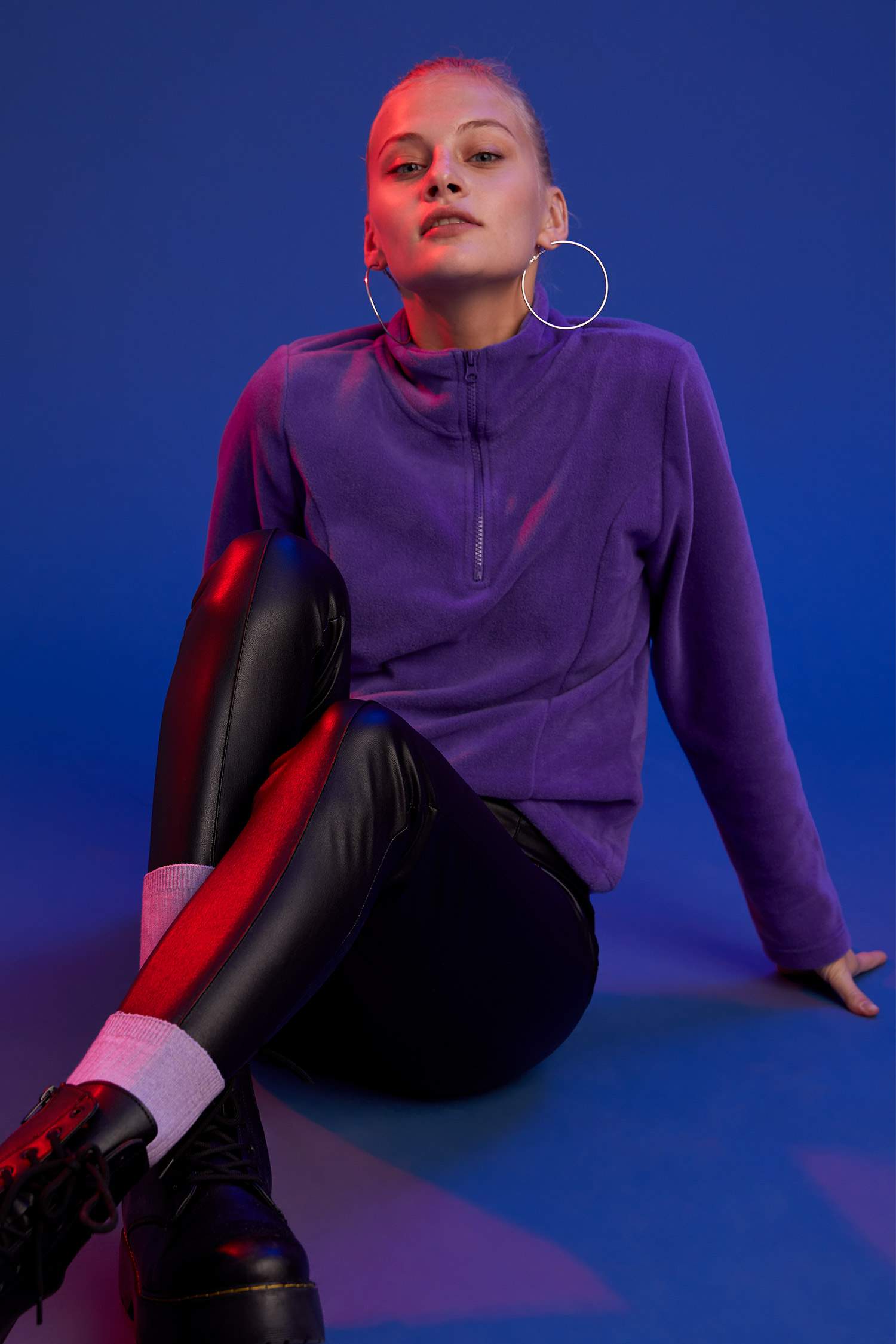 Fermuarlı Dik Yaka Sweatshirt