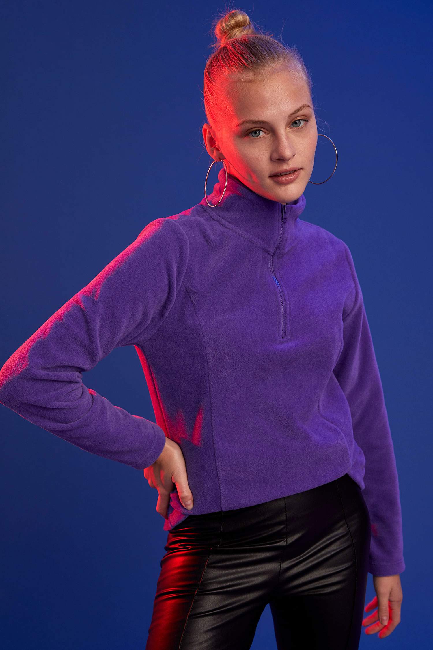 Fermuarlı Dik Yaka Sweatshirt