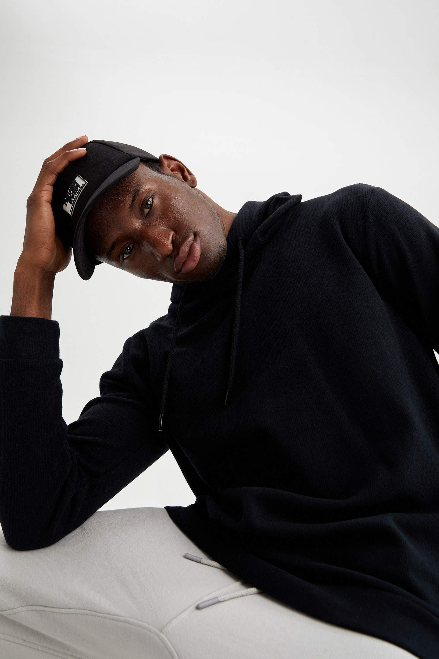 Regular Fit Kapüşonlu Basic Sweatshirt
