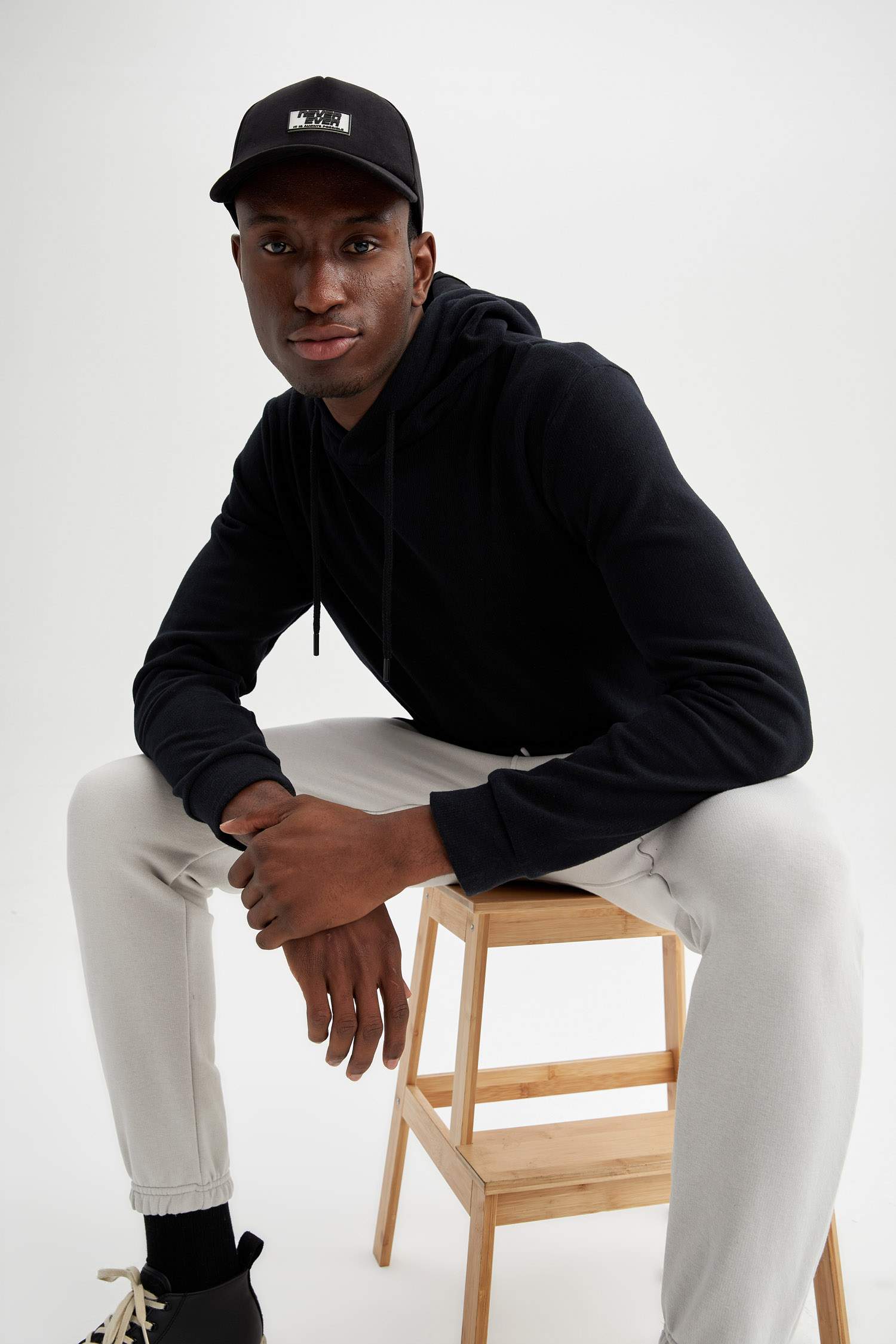 Regular Fit Kapüşonlu Basic Sweatshirt