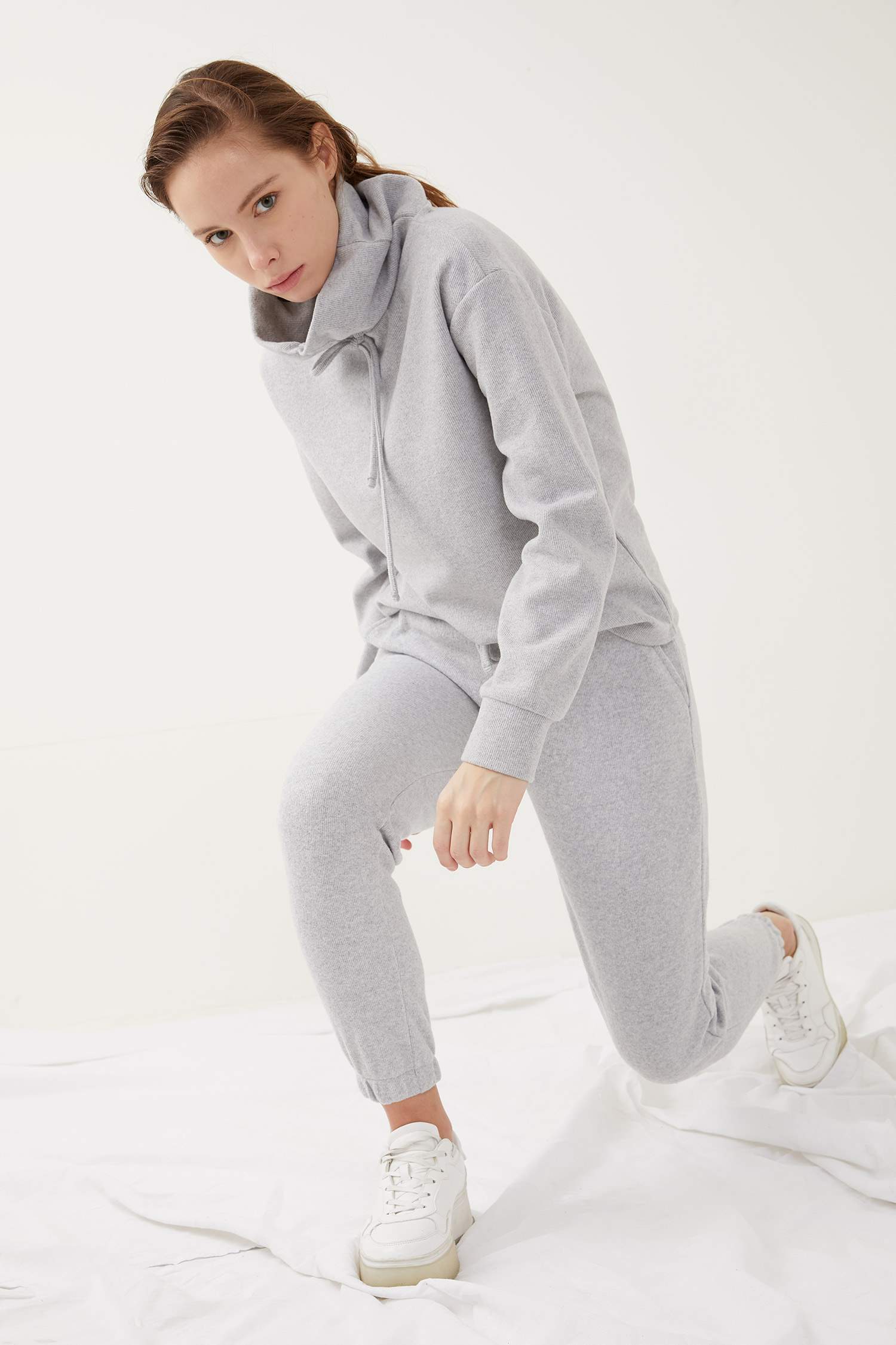 Regular Fit Balıkçı Yaka Uzun Kollu Sweatshirt