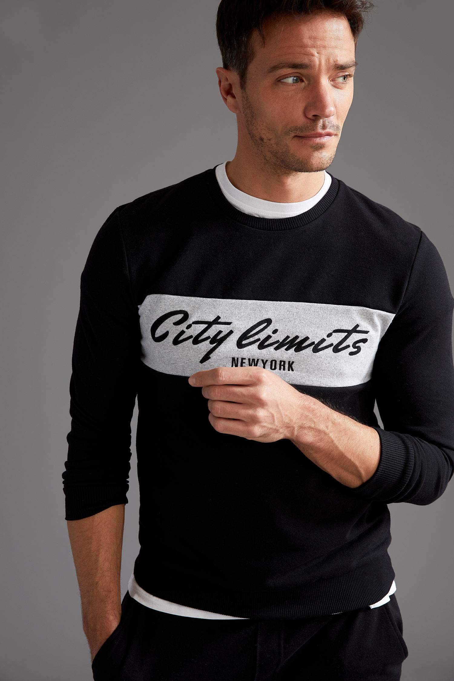 Slim Fit Sweatshirt