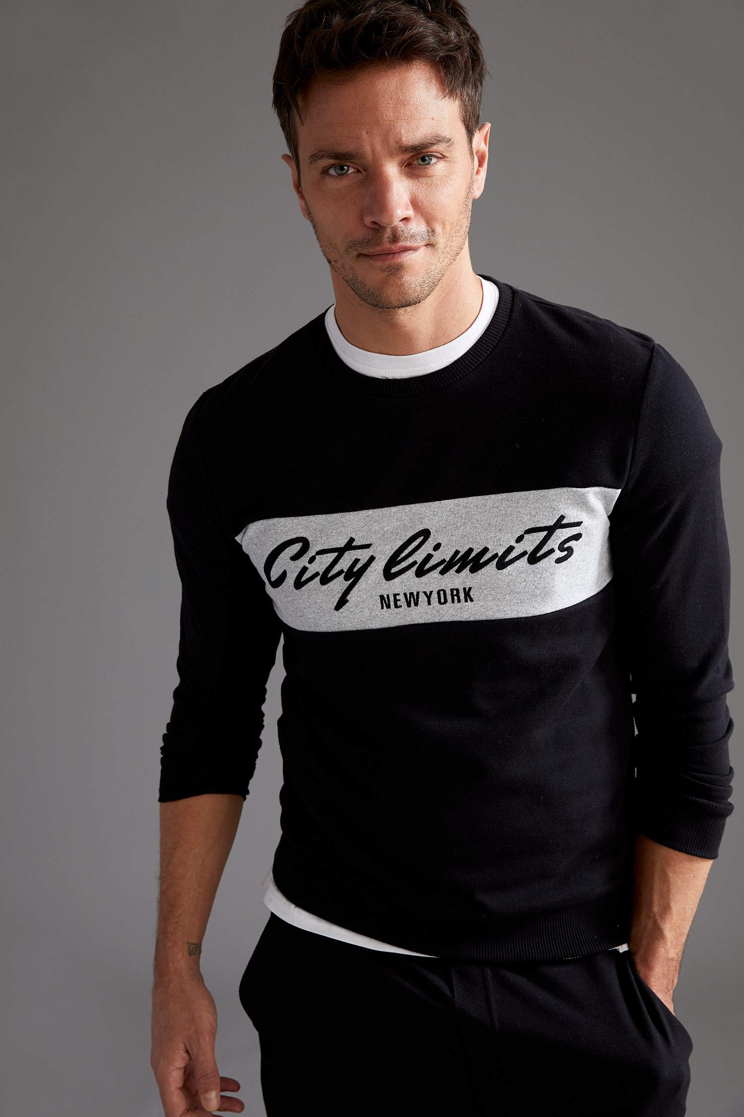 Slim Fit Sweatshirt