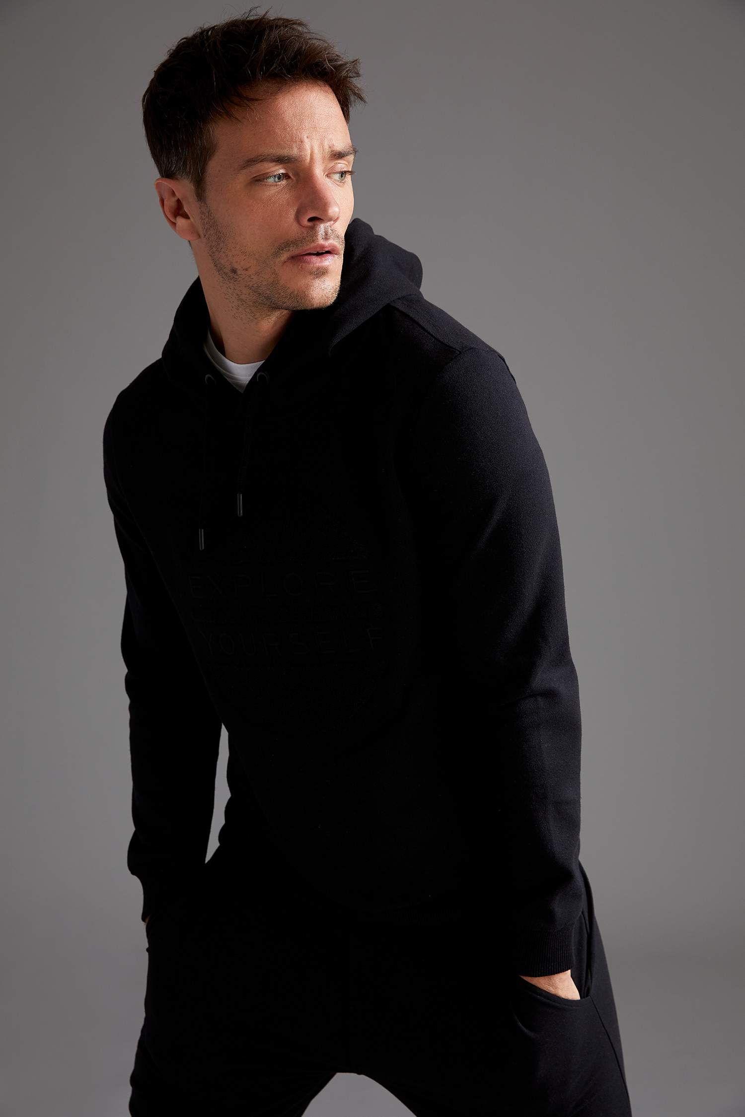 Explore İşlemeli Slim Fit Kapüşonlu Sweatshir