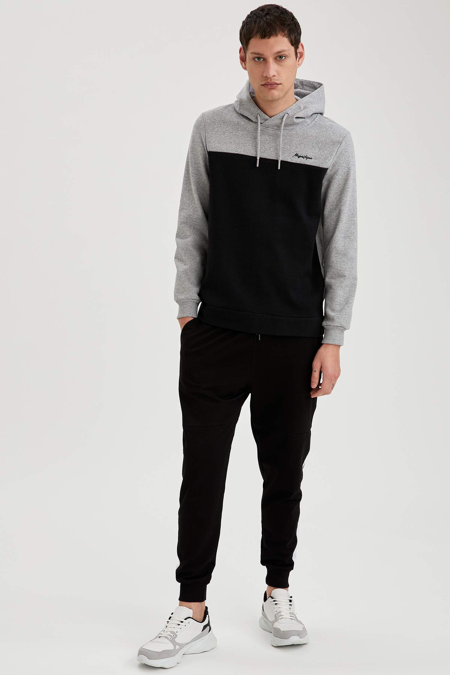 Slim Fit Kapüşonlu Uzun Kollu Sweatshirt