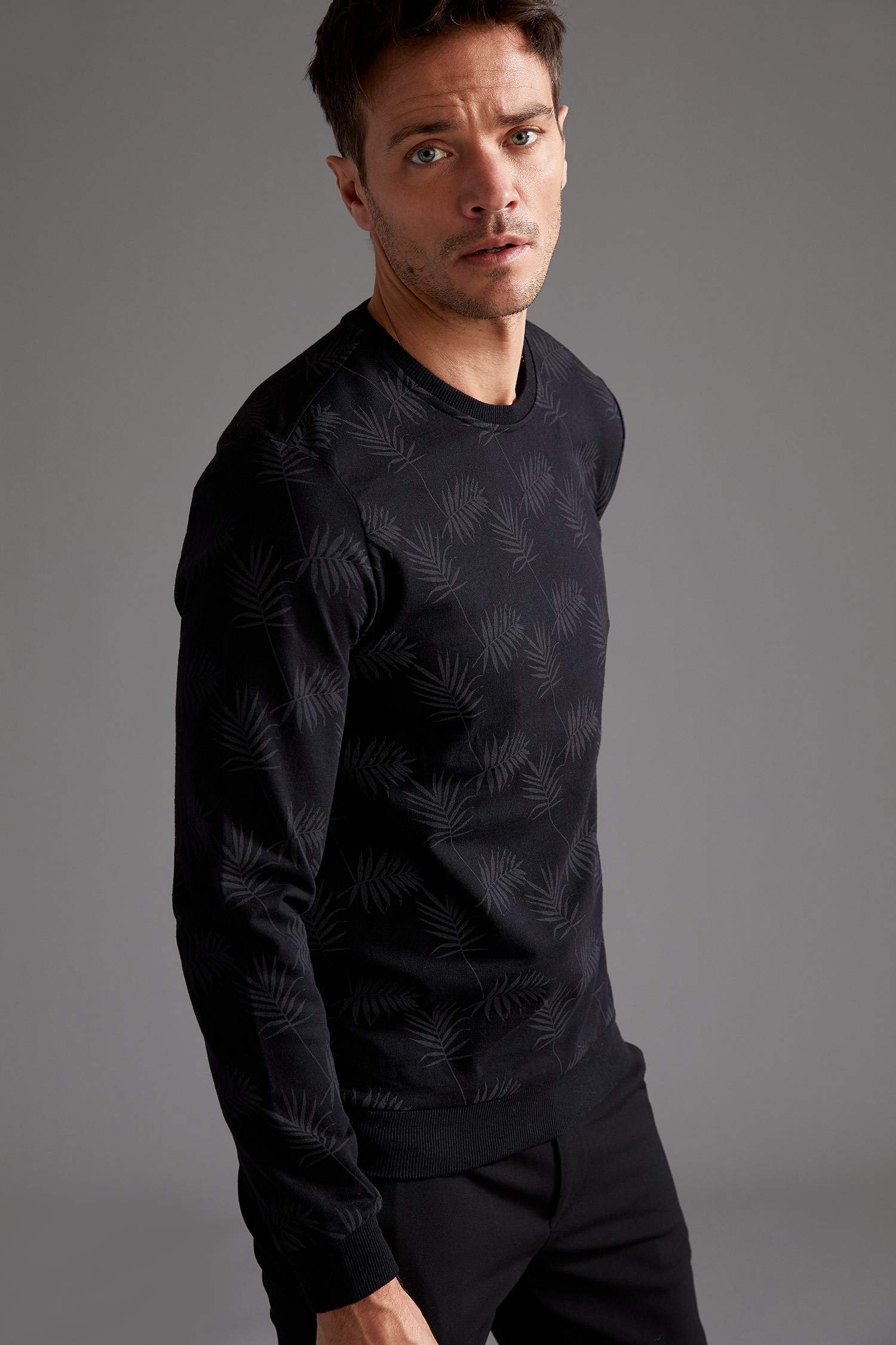 Slim Fit Sweatshirt