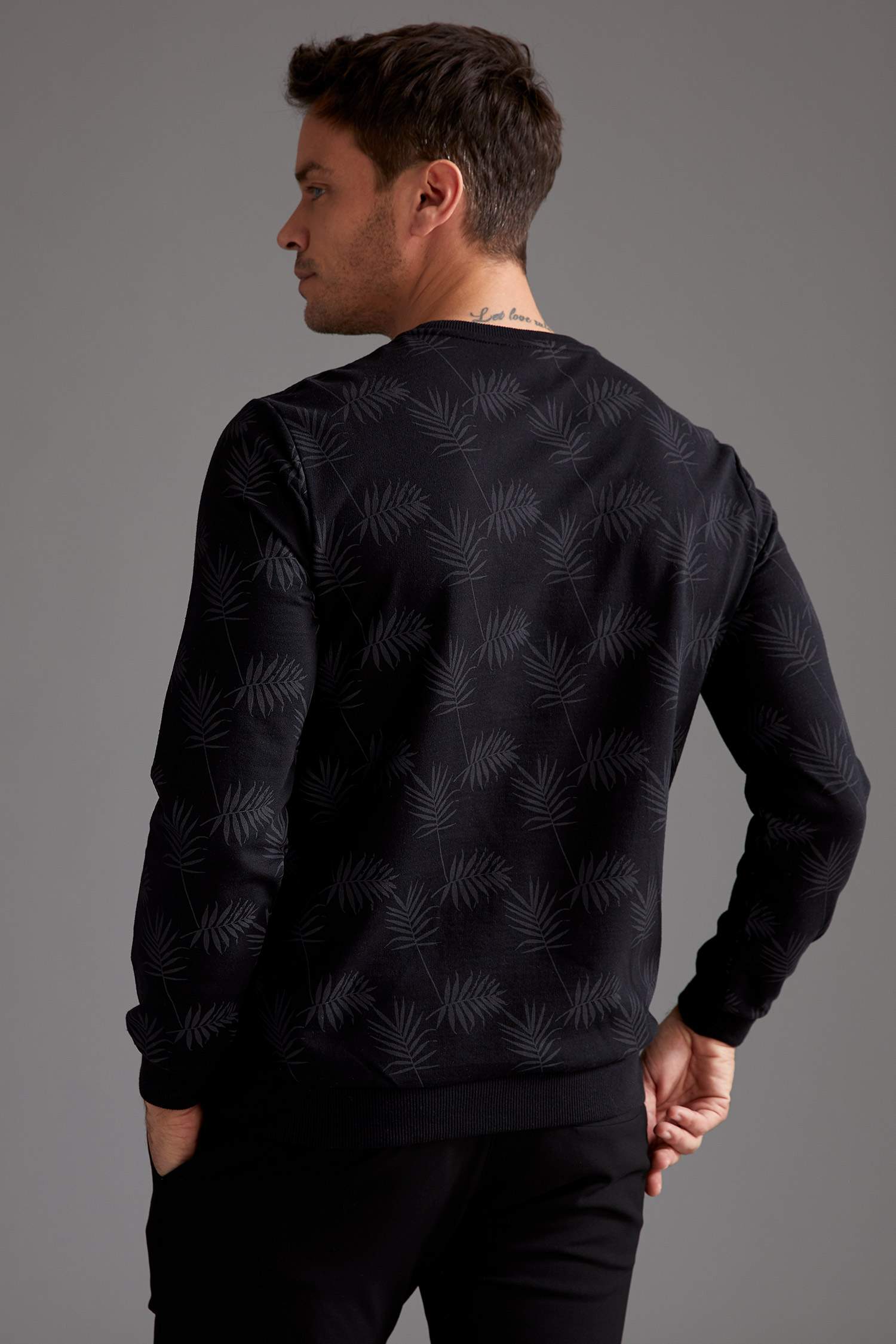Slim Fit Sweatshirt