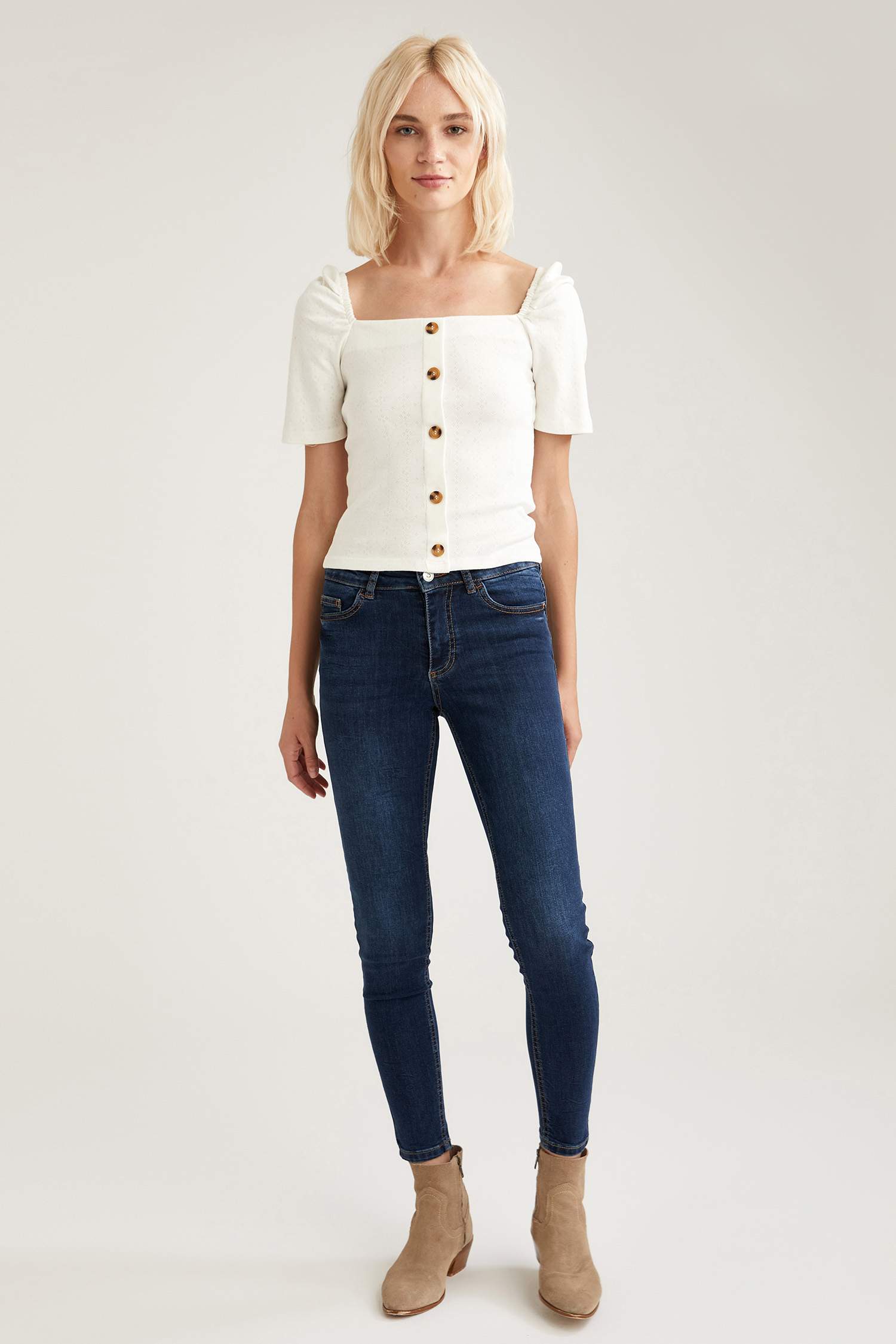 Kare Yaka Slim Fit Kısa Kollu Body