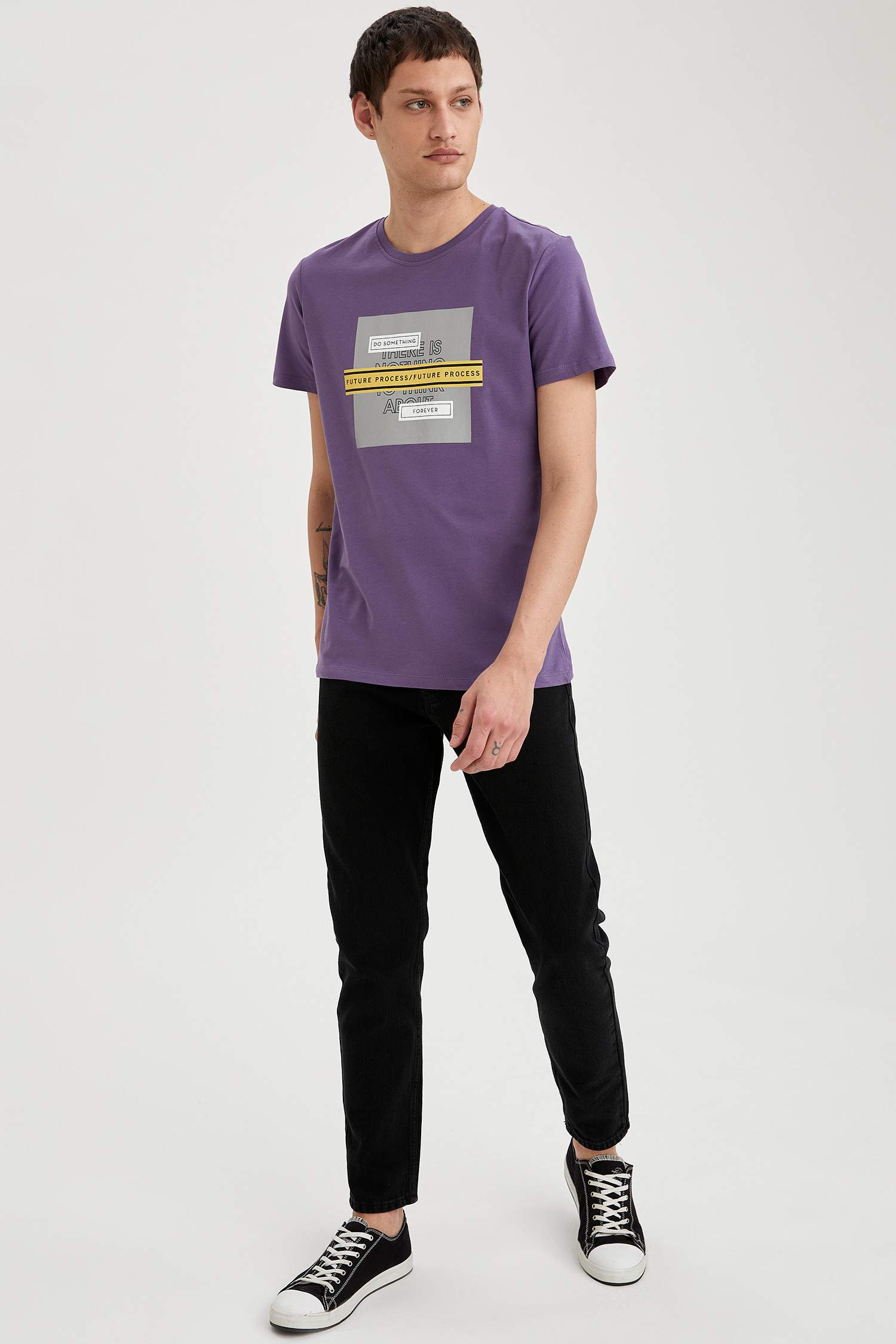 Grafik Baskılı Slim Fit Bisiklet Yaka Pamuklu Tişört