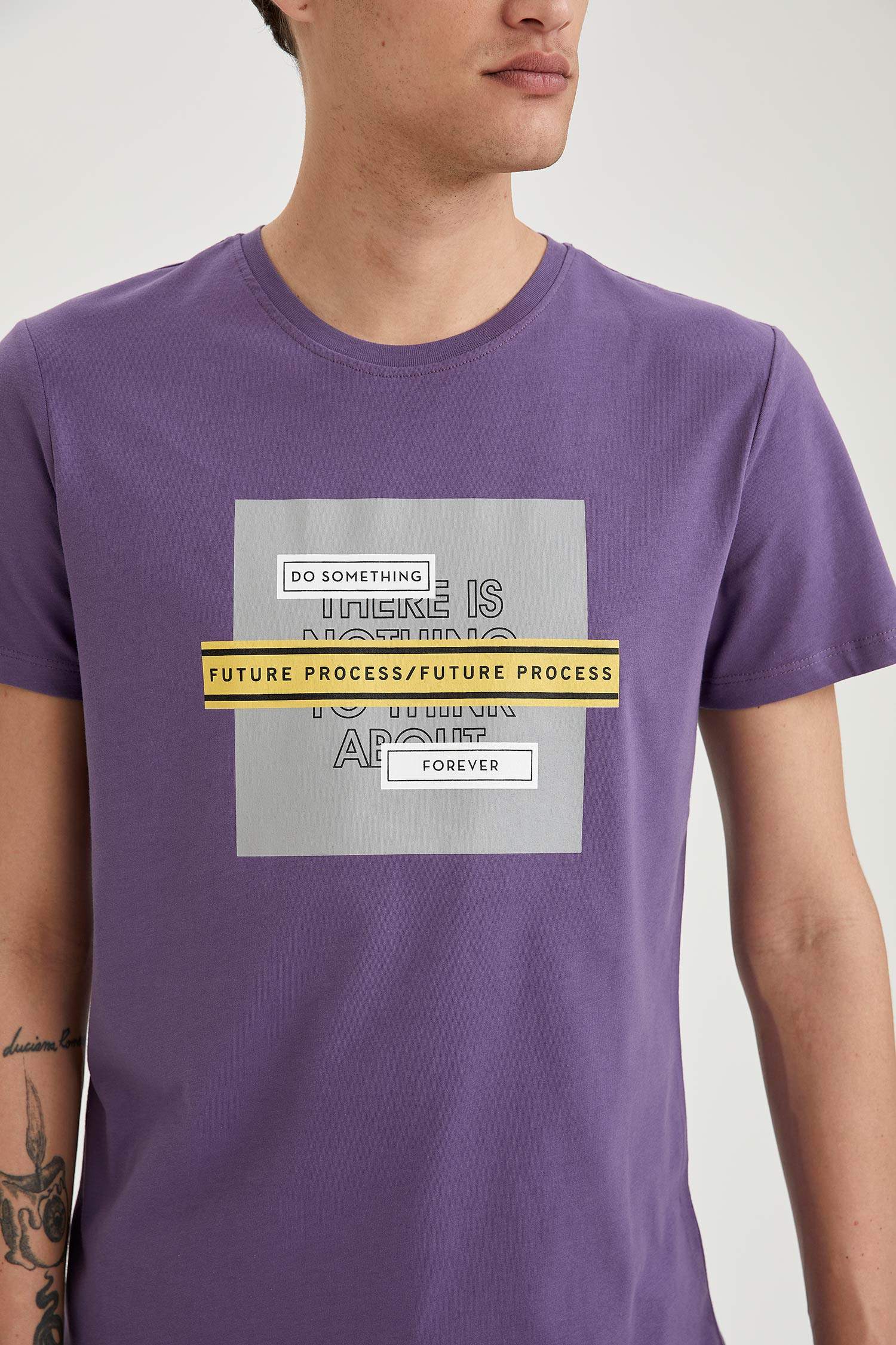 Grafik Baskılı Slim Fit Bisiklet Yaka Pamuklu Tişört