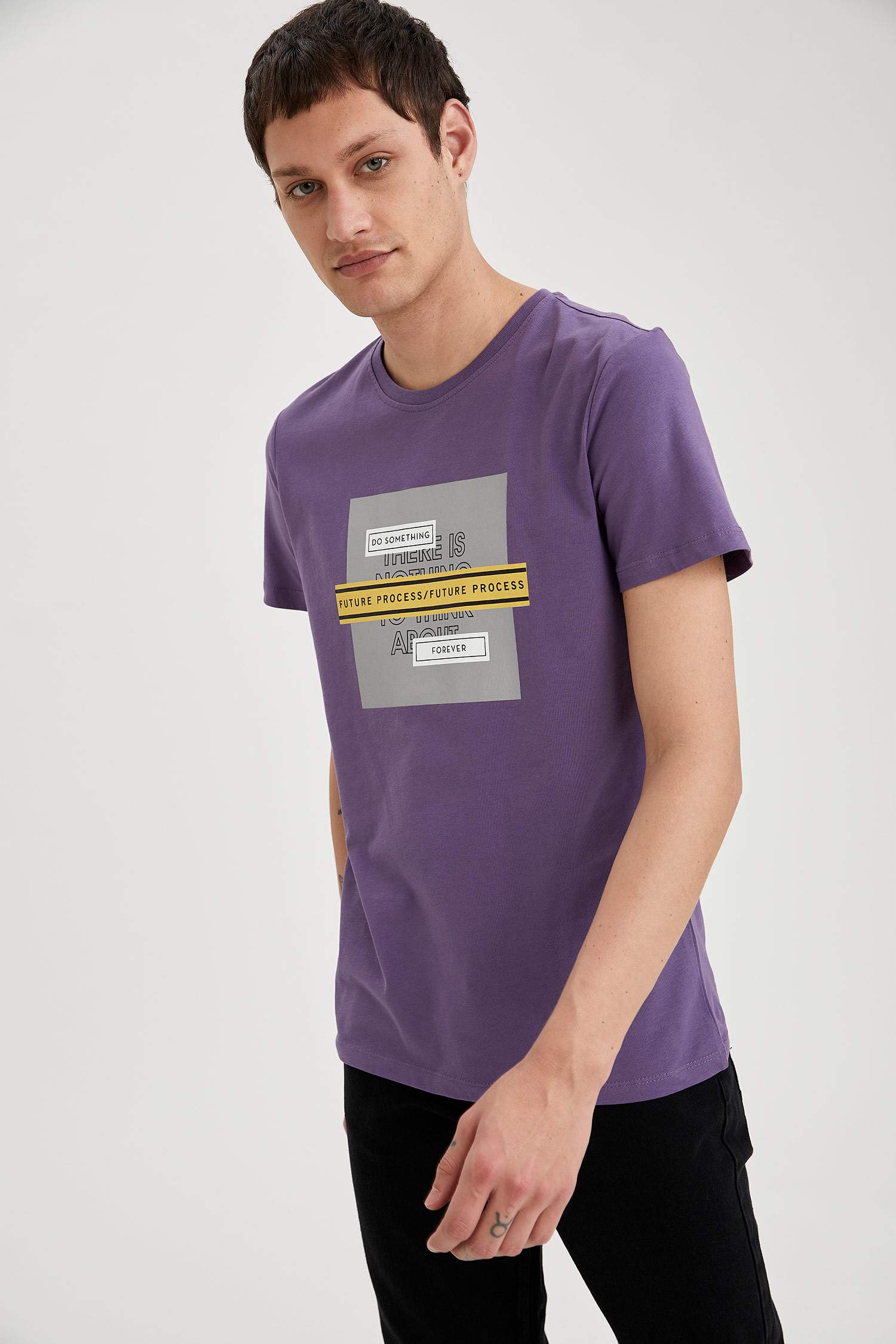 Grafik Baskılı Slim Fit Bisiklet Yaka Pamuklu Tişört