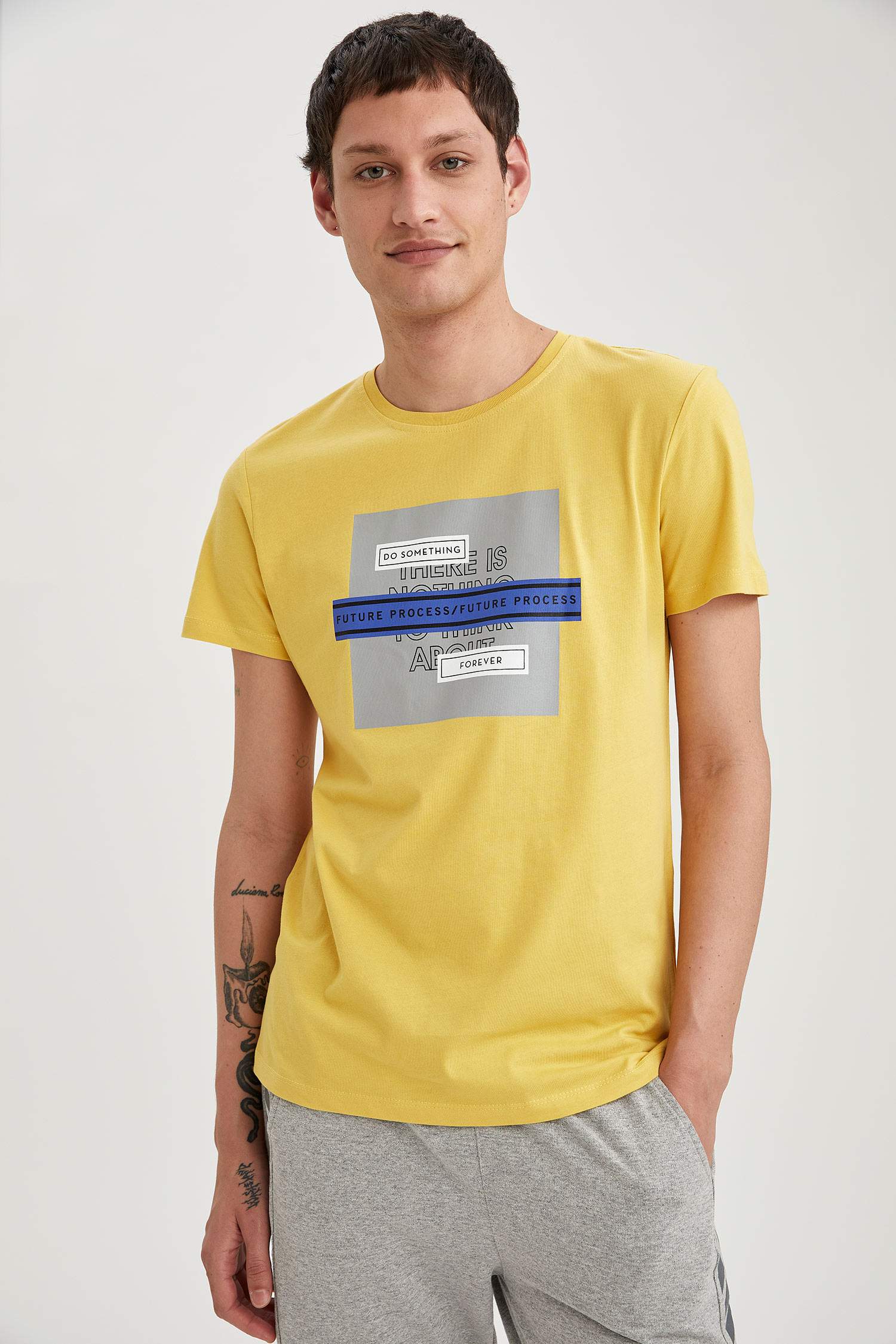 Grafik Baskılı Slim Fit Bisiklet Yaka Pamuklu Tişört