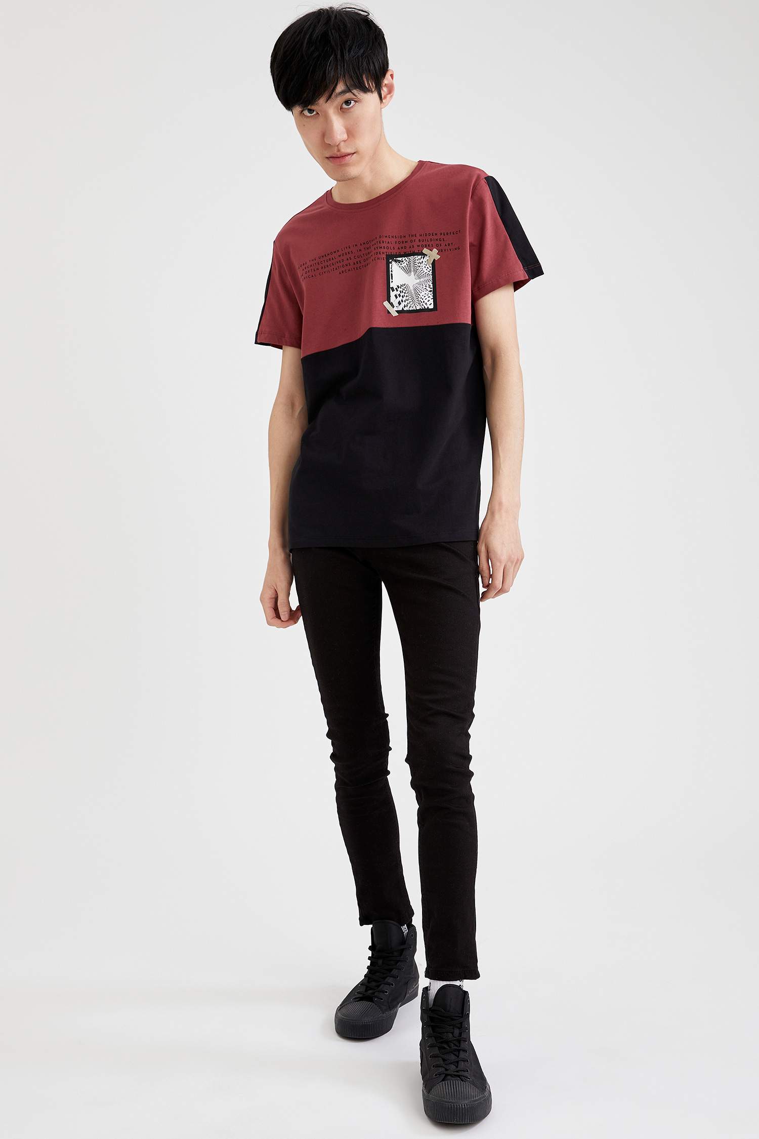 Blok Desenli Slim Fit Bisiklet Yaka Pamuklu Tişört