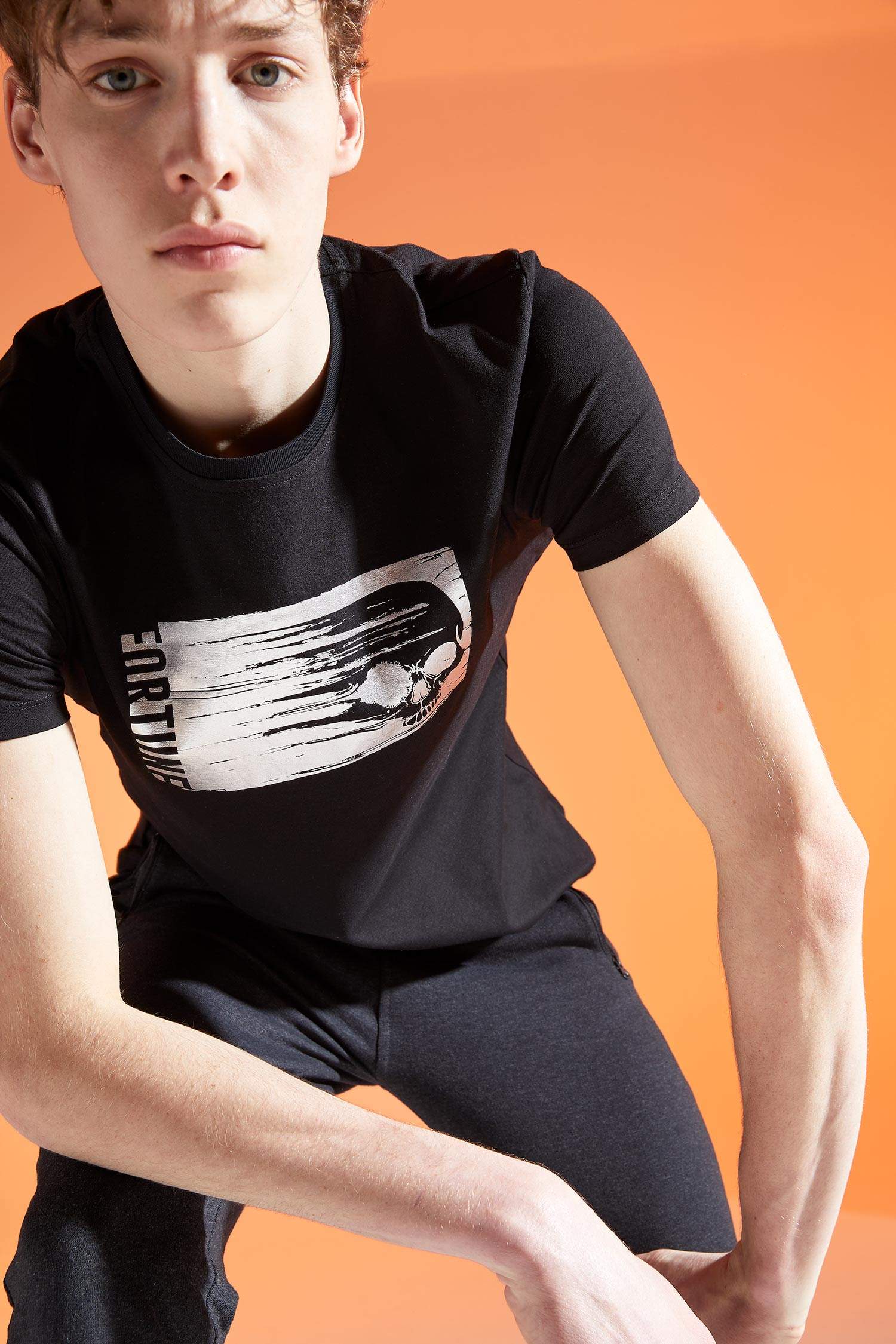 Kuru Kafa Baskılı Slim Fit Bisiklet Yaka Tişört