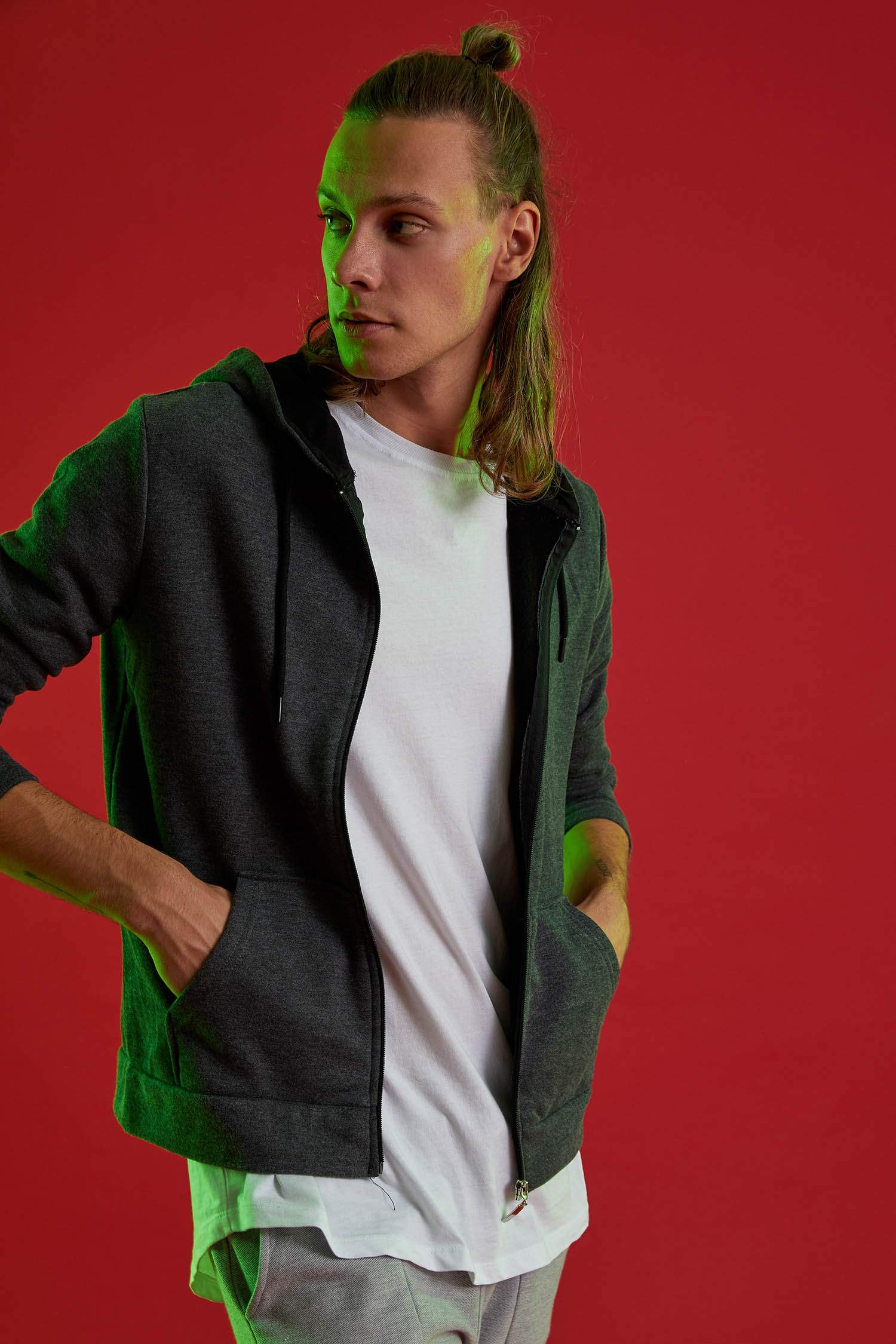 Slim Fit Kapüşonlu Fermuarlı Uzun Kollu Hırka