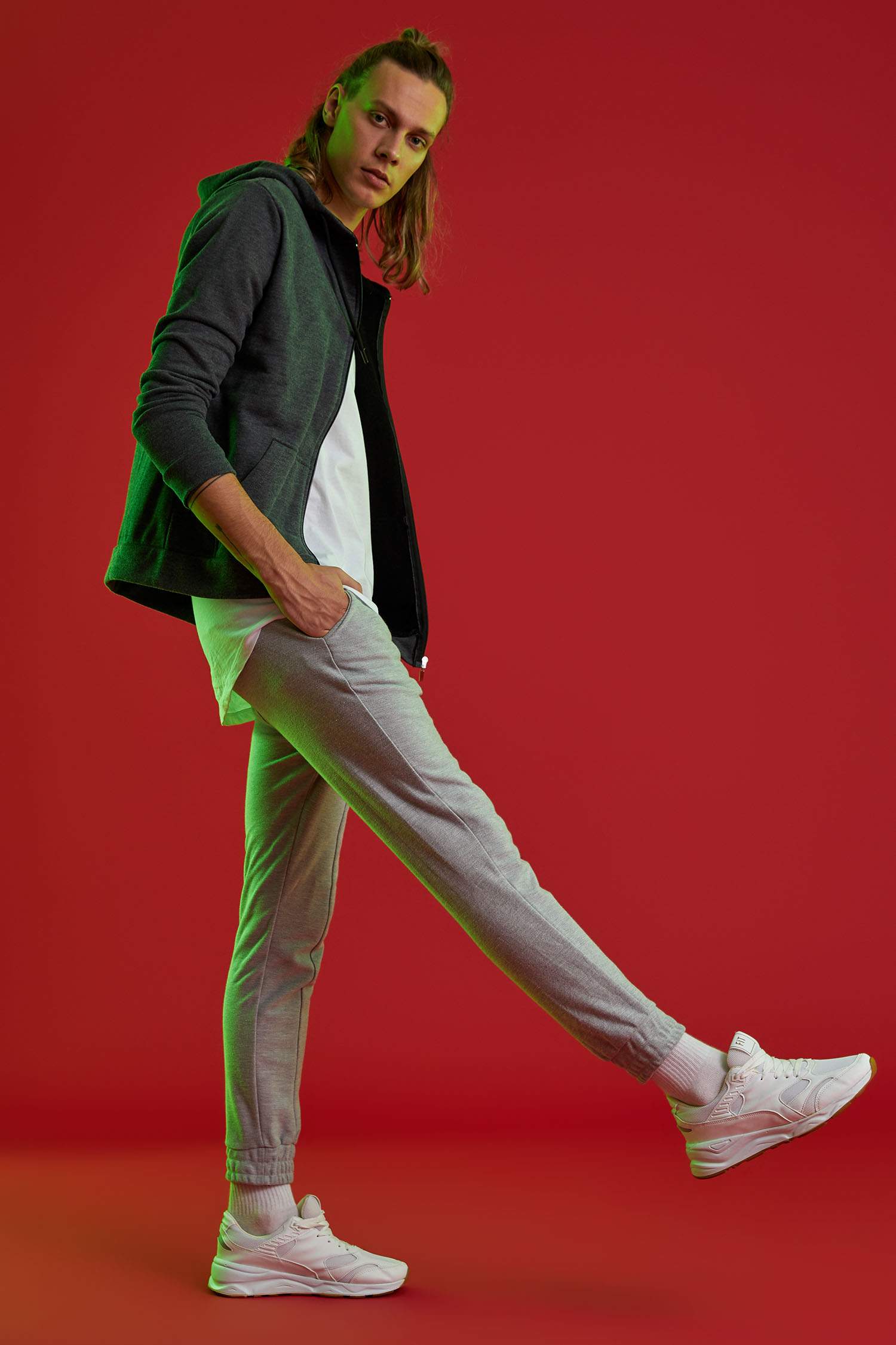 Slim Fit Kapüşonlu Fermuarlı Uzun Kollu Hırka