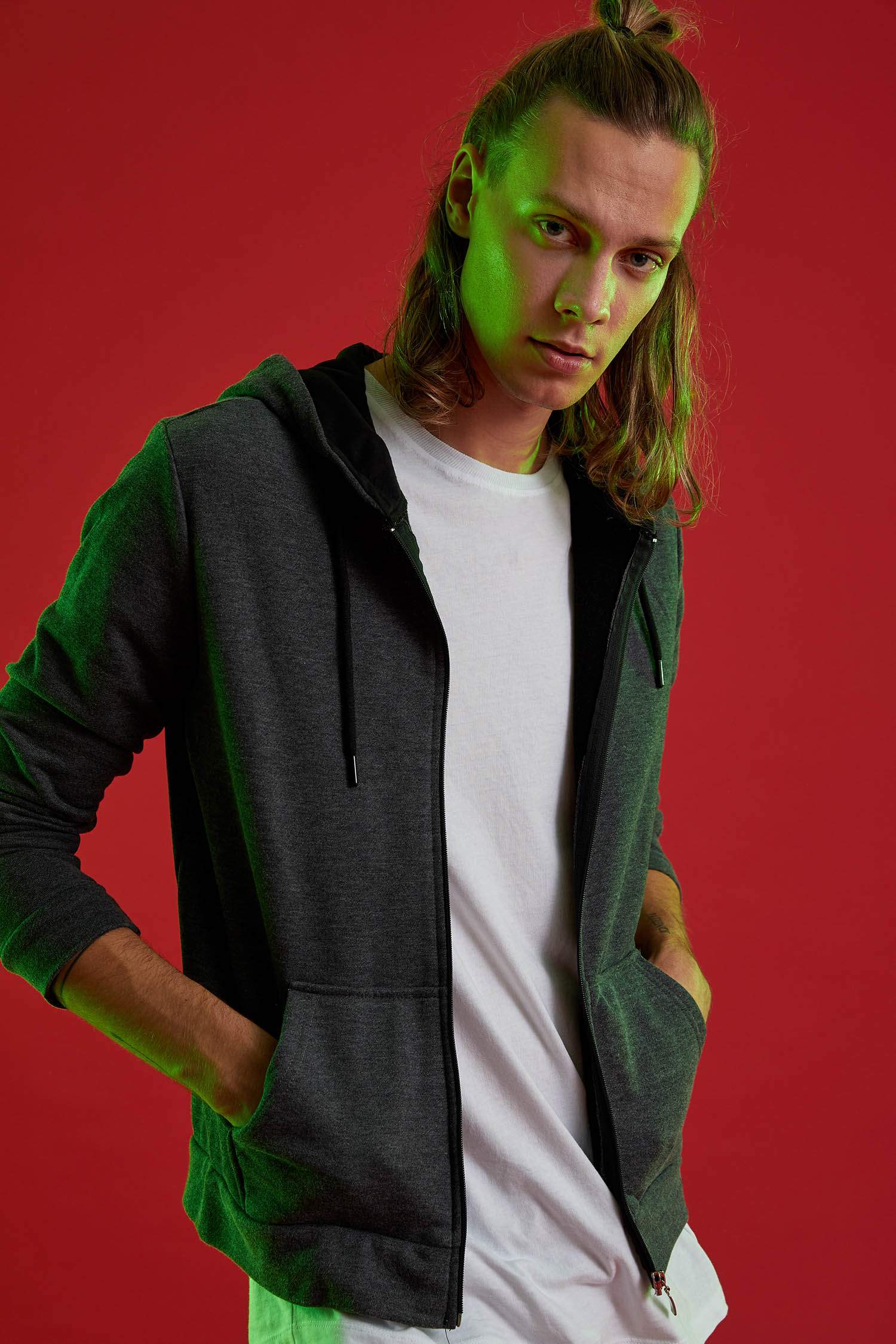 Slim Fit Kapüşonlu Fermuarlı Uzun Kollu Hırka