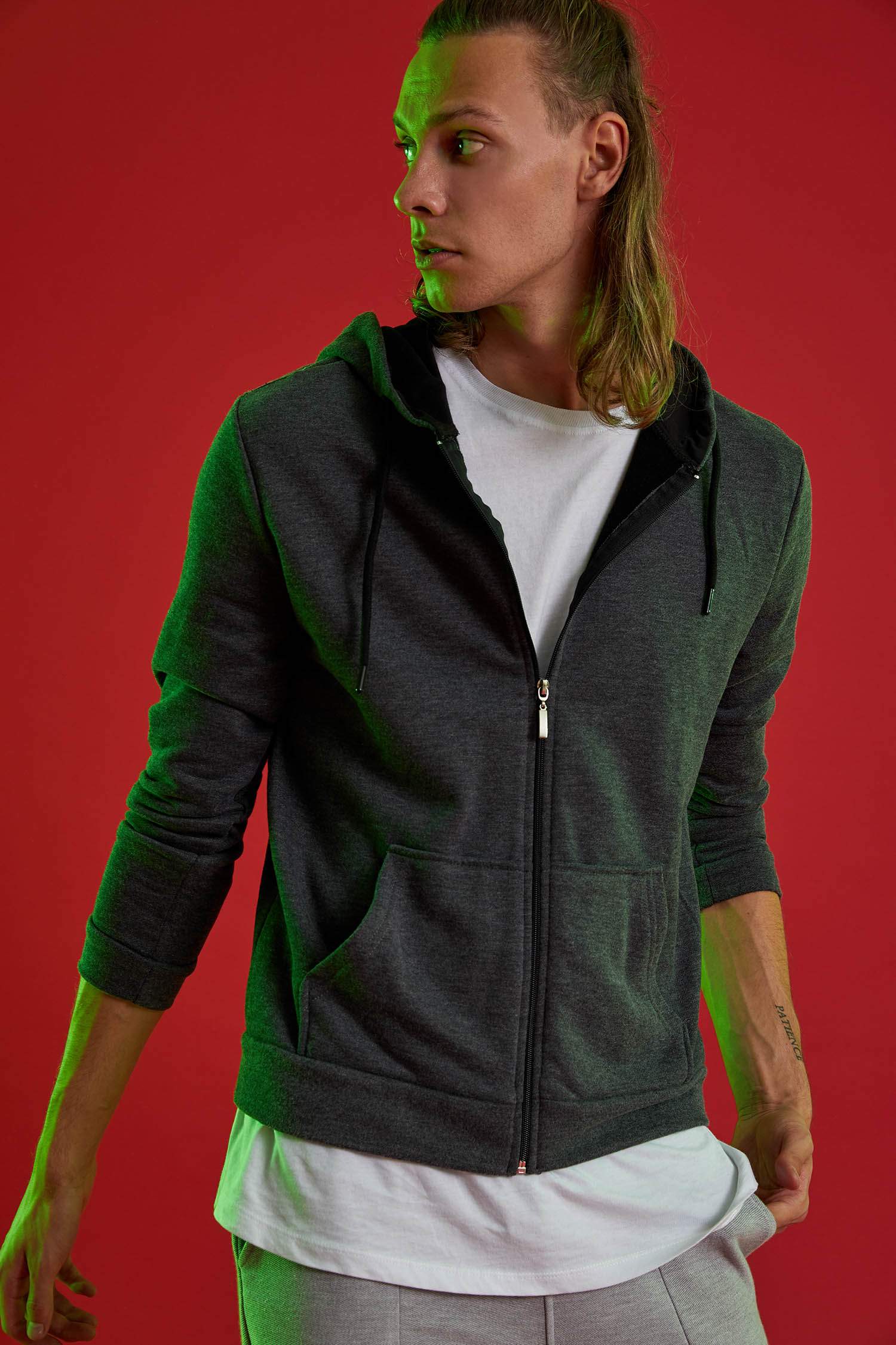 Slim Fit Kapüşonlu Fermuarlı Uzun Kollu Hırka