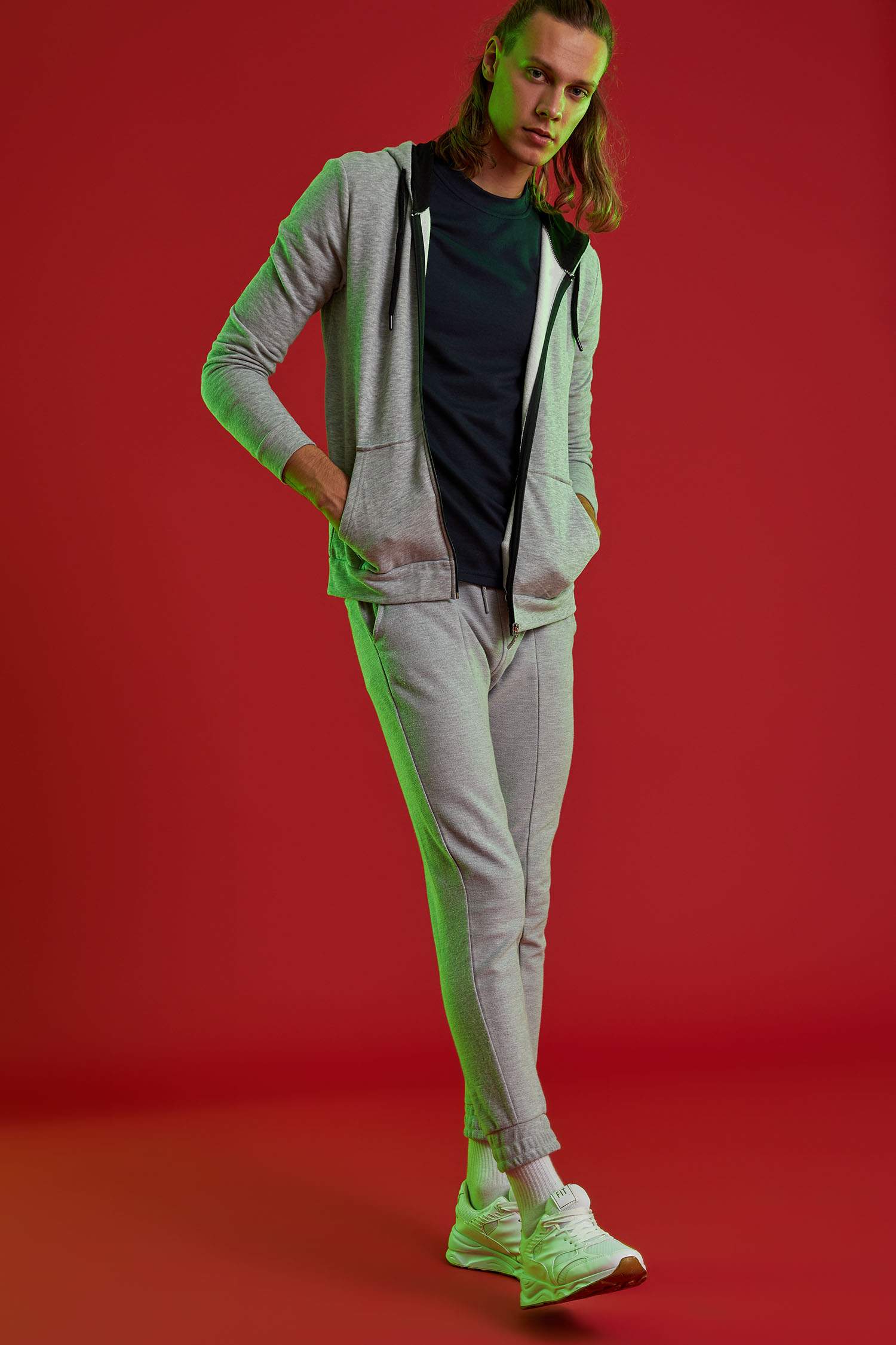 Slim Fit Kapüşonlu Fermuarlı Uzun Kollu Hırka