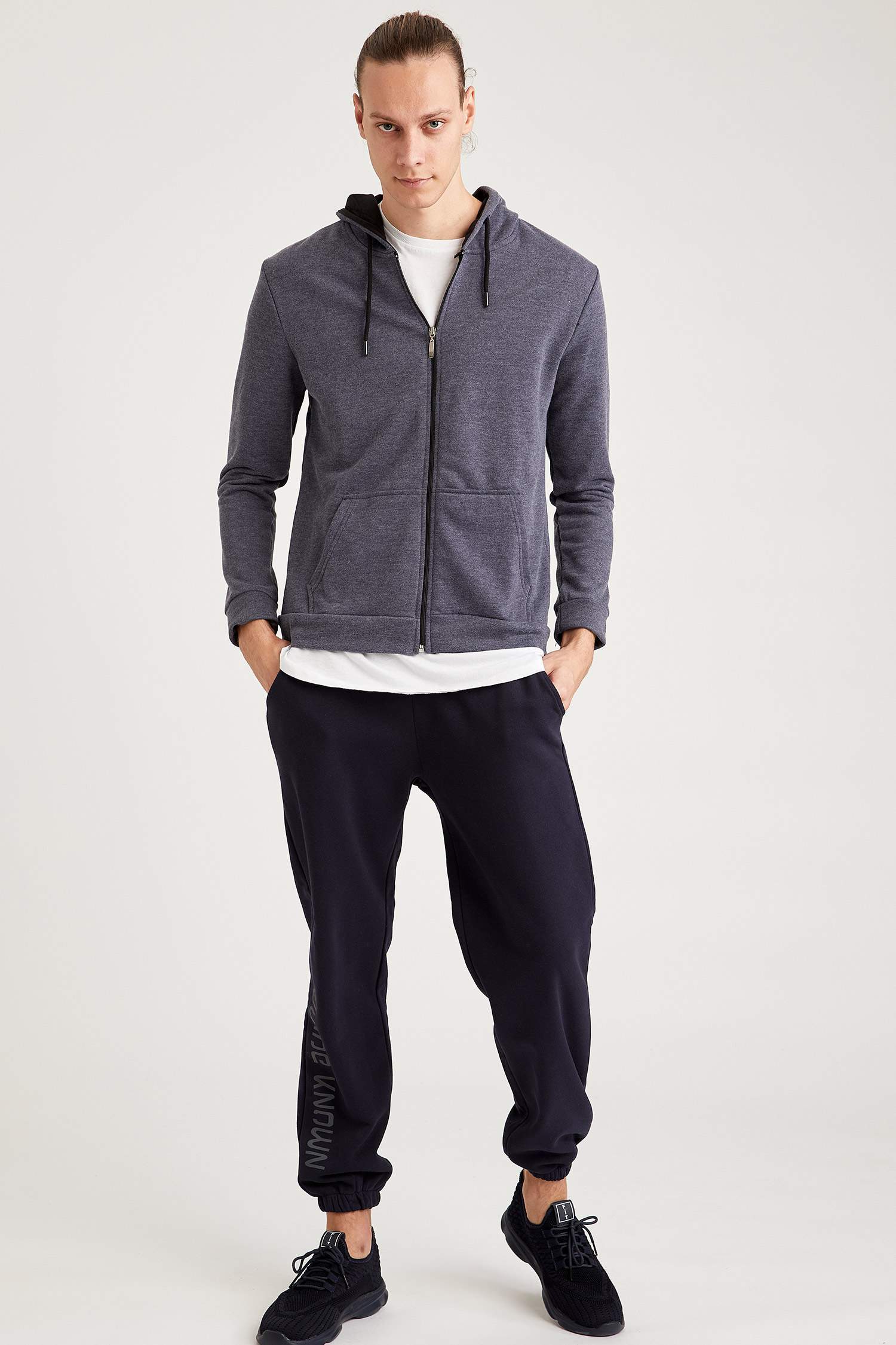 Slim Fit Kapüşonlu Fermuarlı Uzun Kollu Hırka