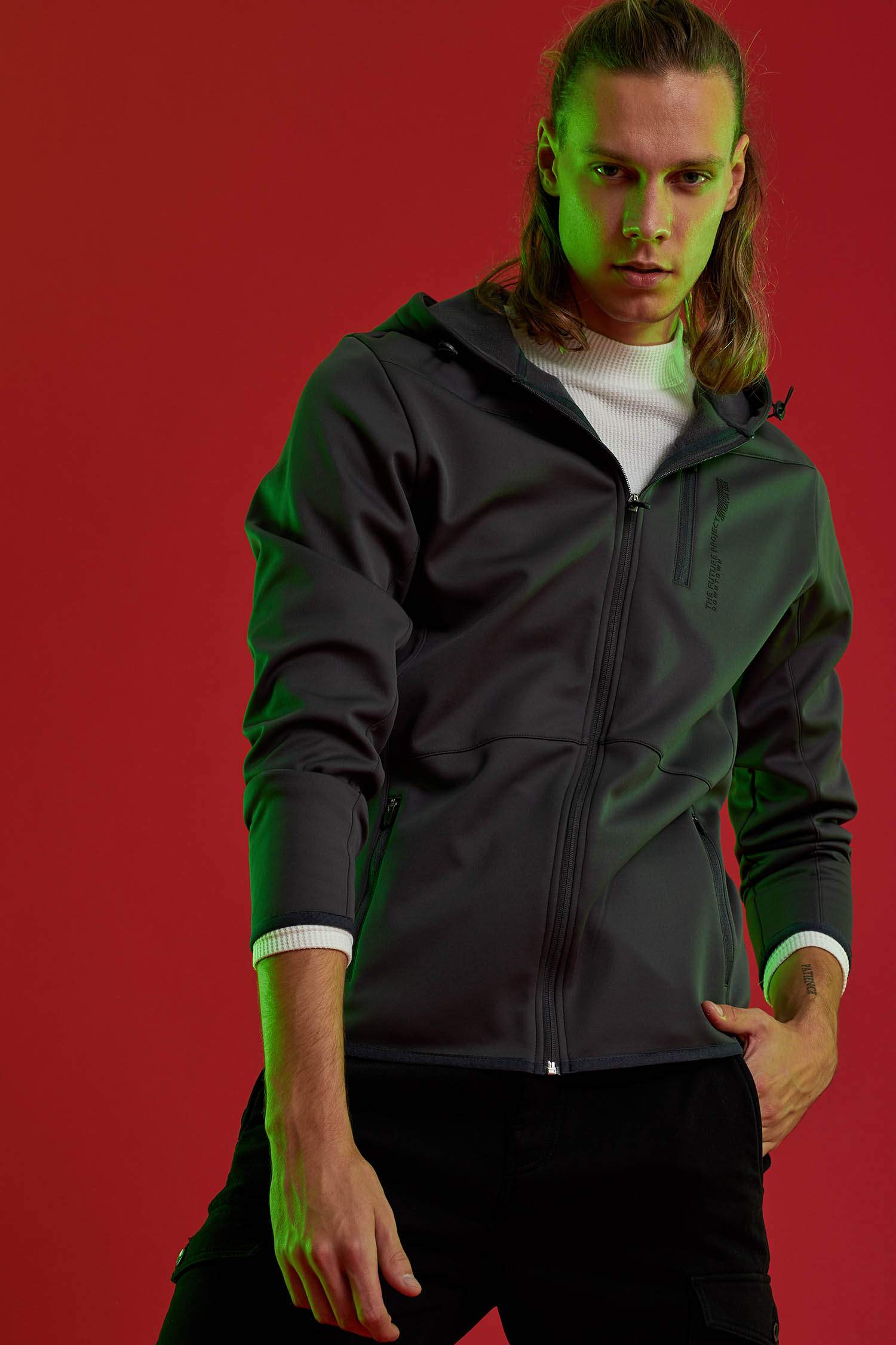 Kapüşonlu Termal Rüzgar Geçirmez Softshell Mont