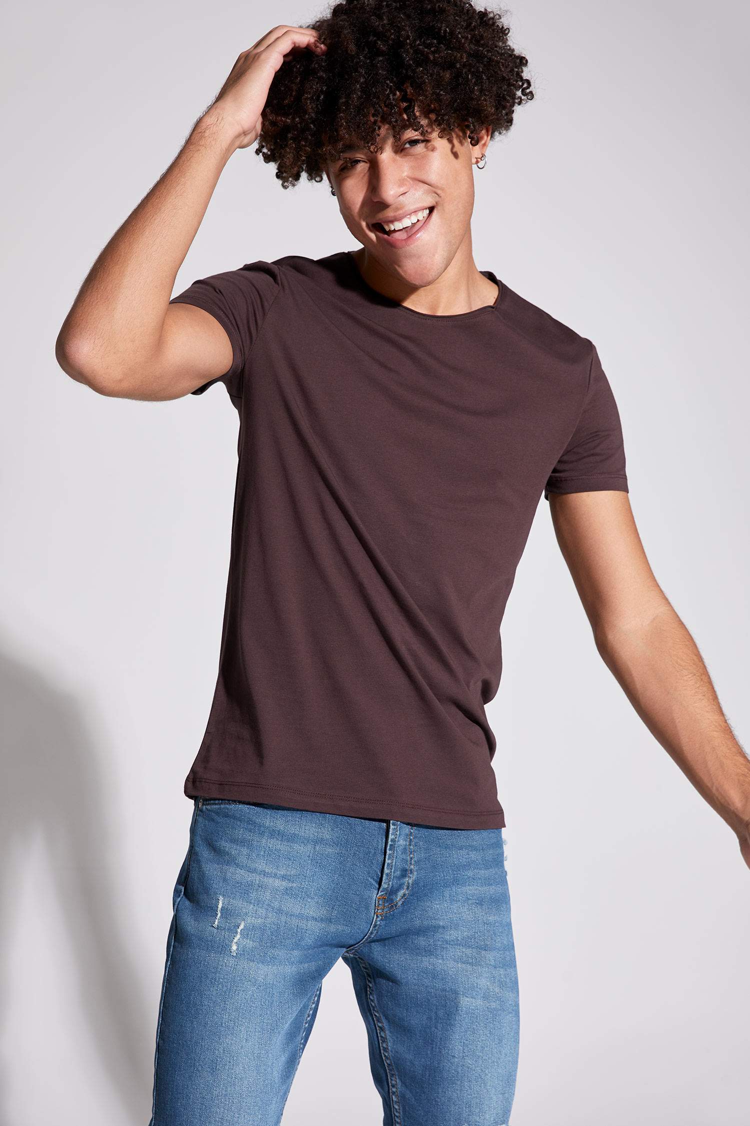 Slim Fit Bisiklet Yaka Basic Tişört