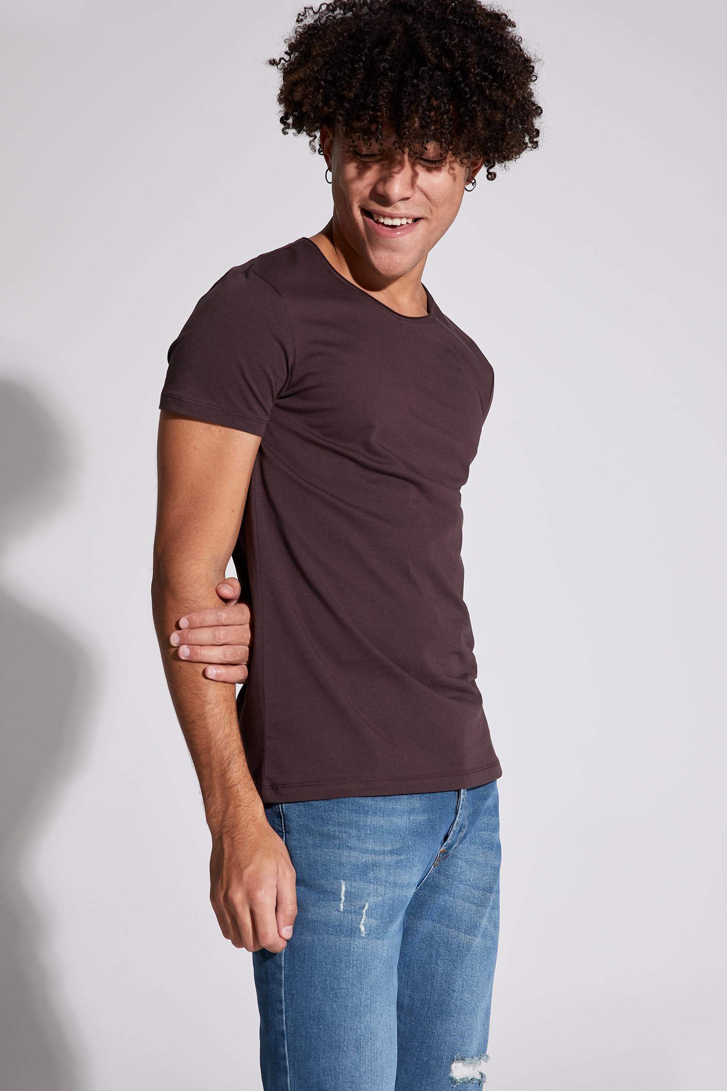 Slim Fit Bisiklet Yaka Basic Tişört