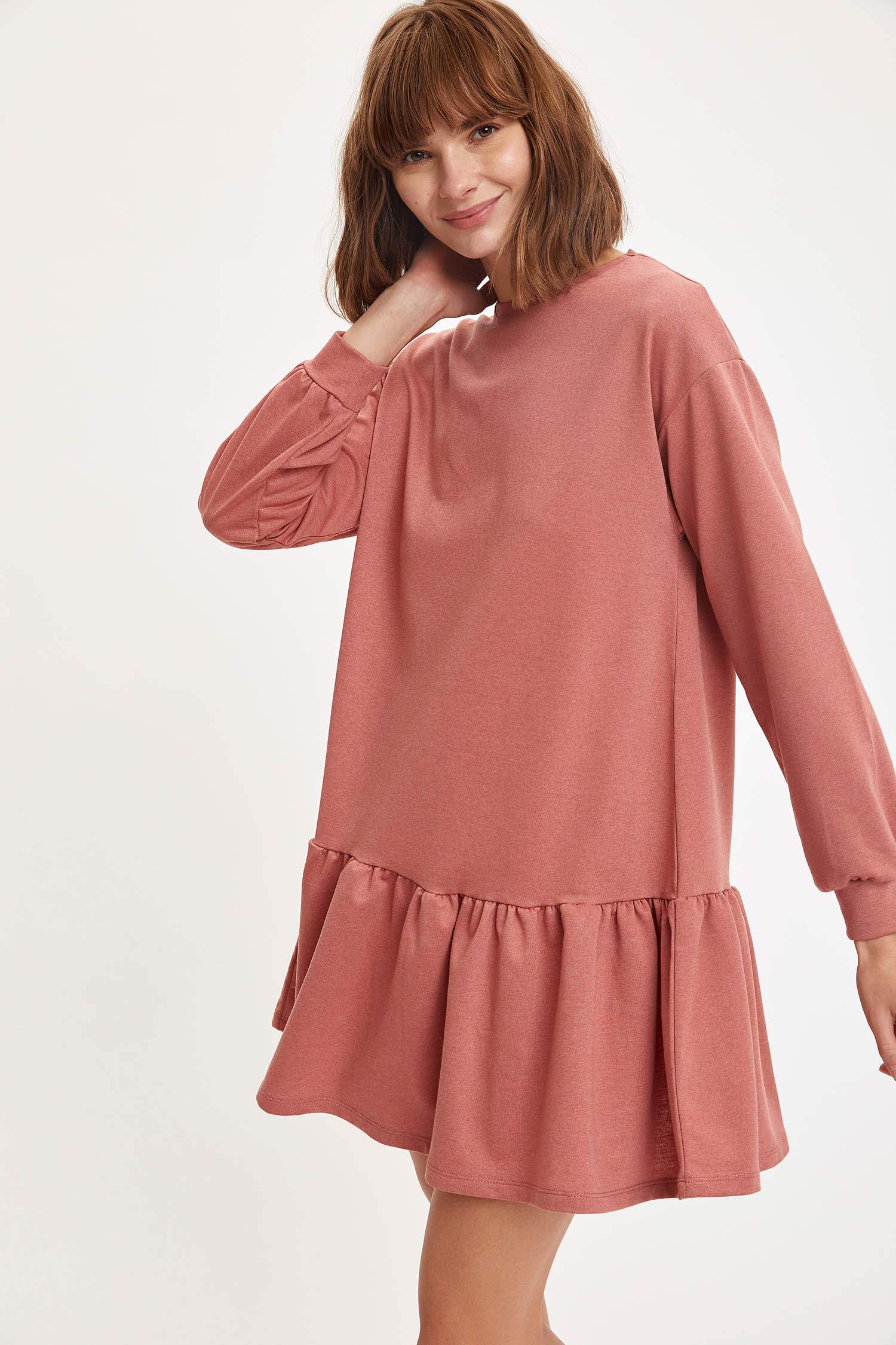 Etek Ucu Volanlı Oversize Elbise