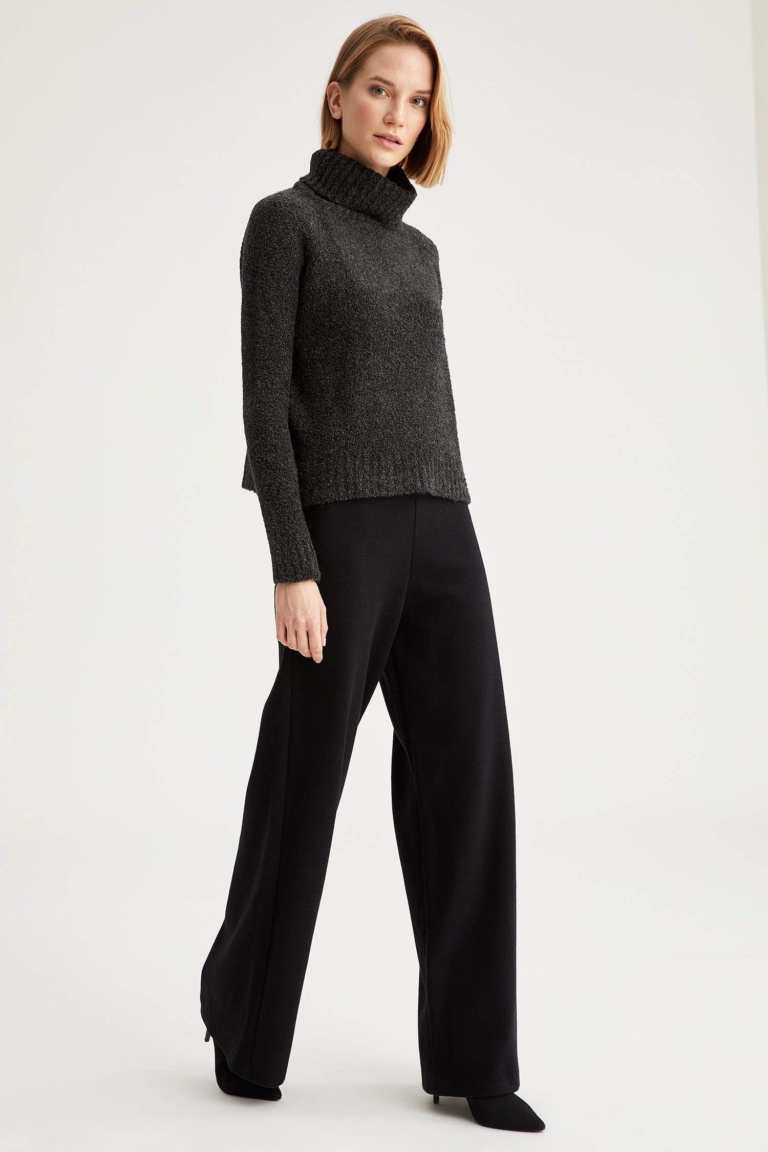 Yarım Balıkçı Yaka Oversize Fit Triko Kazak