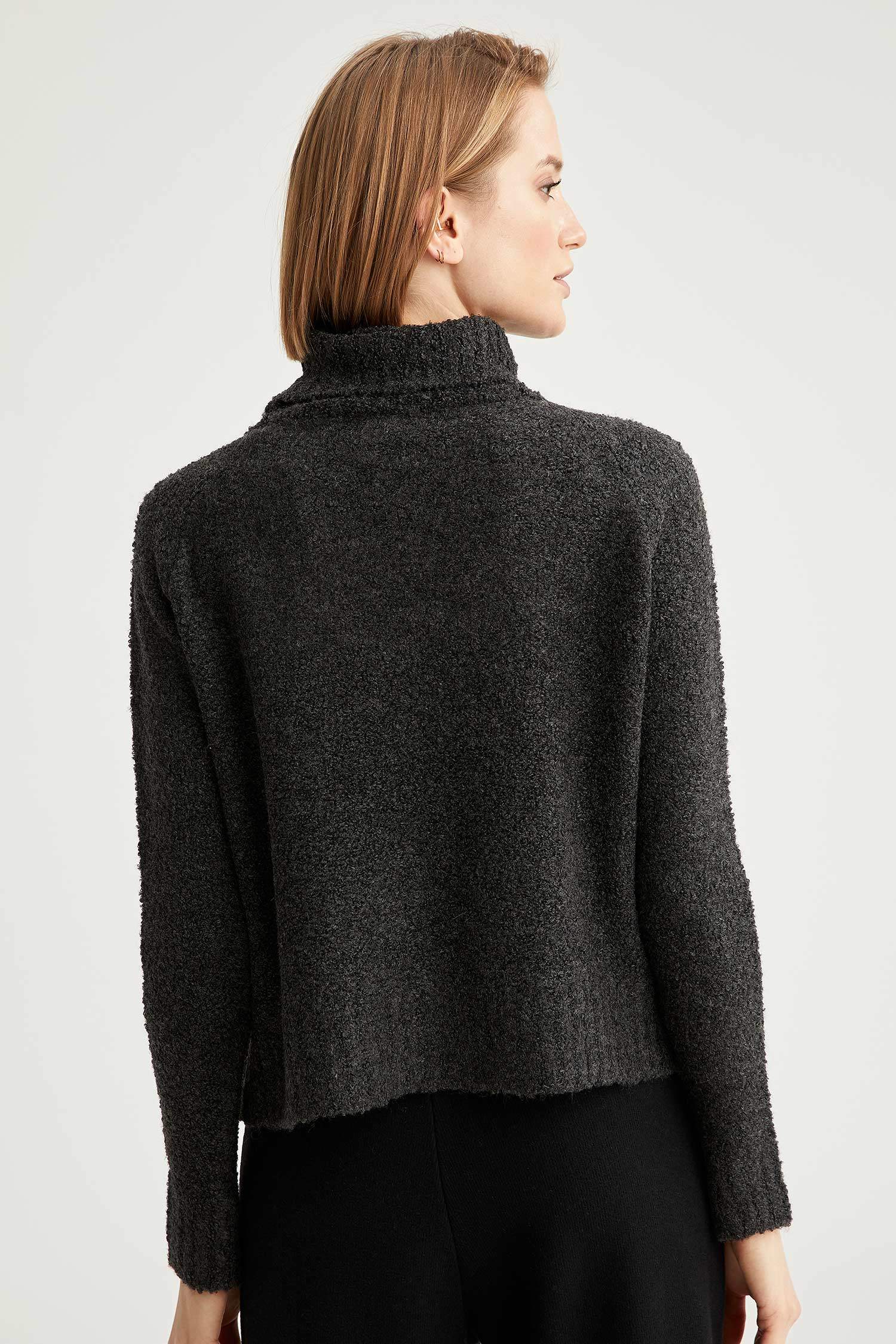 Yarım Balıkçı Yaka Oversize Fit Triko Kazak