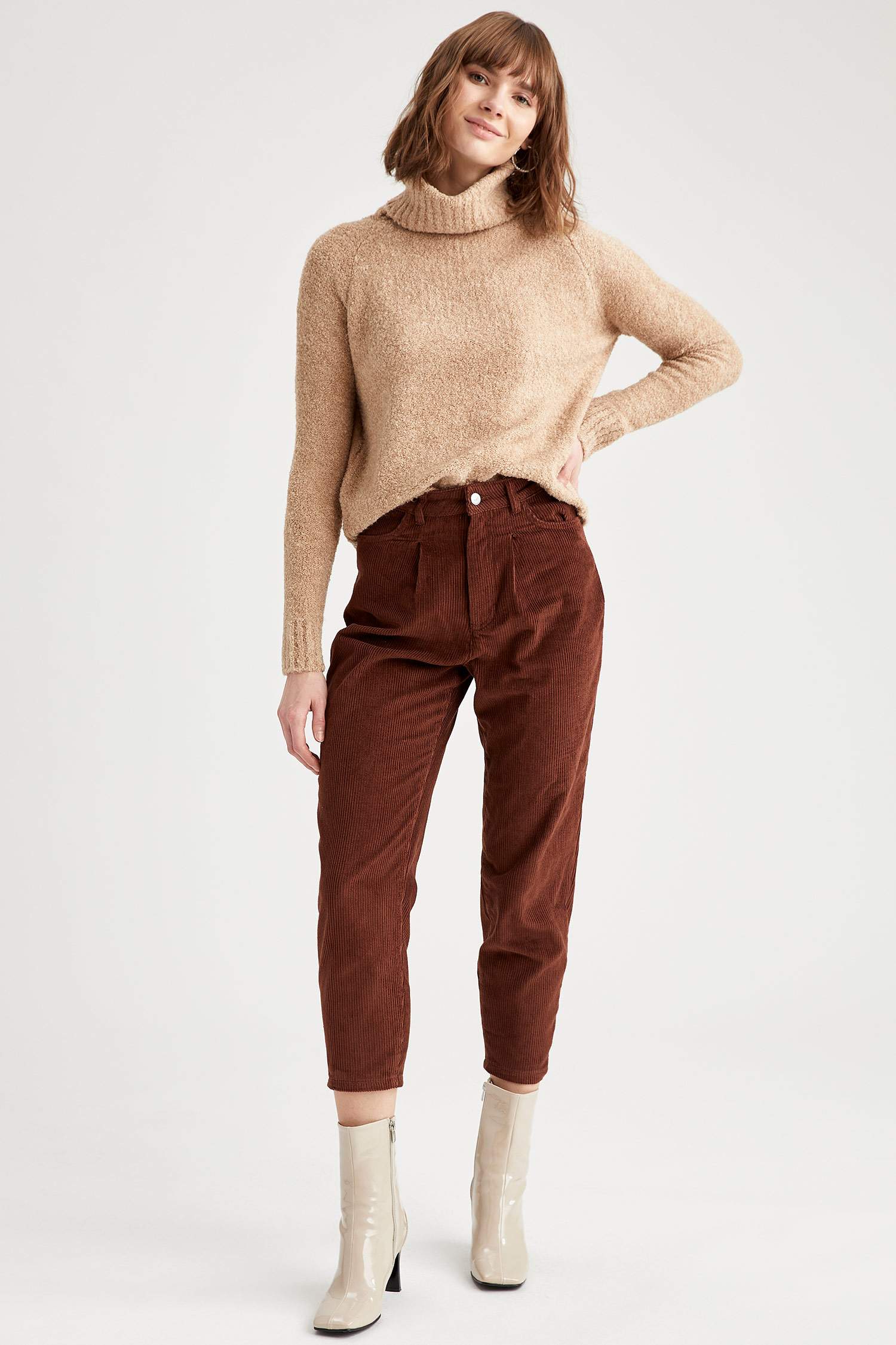 Yarım Balıkçı Yaka Oversize Fit Triko Kazak
