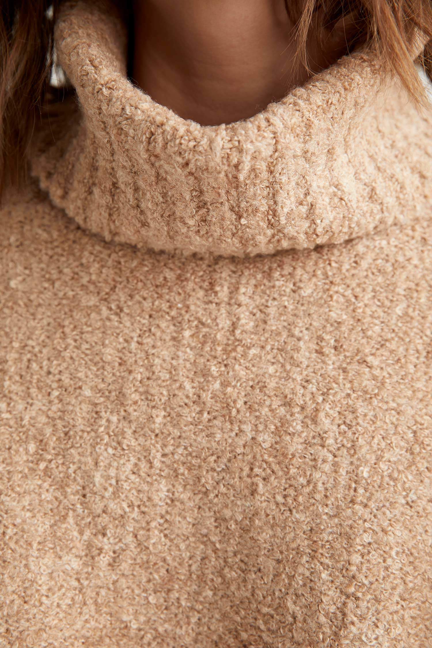 Yarım Balıkçı Yaka Oversize Fit Triko Kazak
