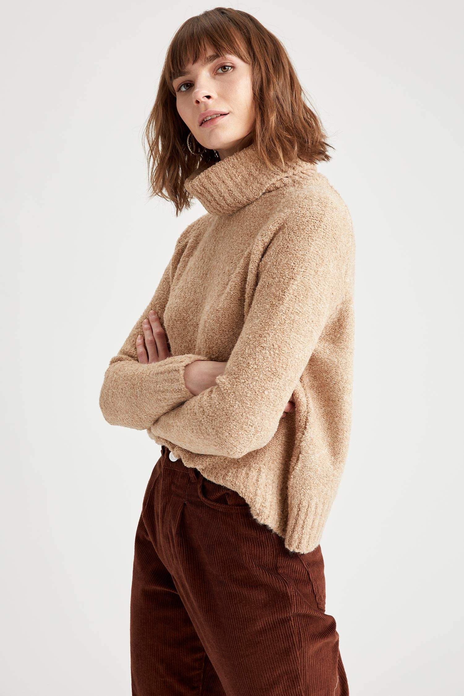 Yarım Balıkçı Yaka Oversize Fit Triko Kazak