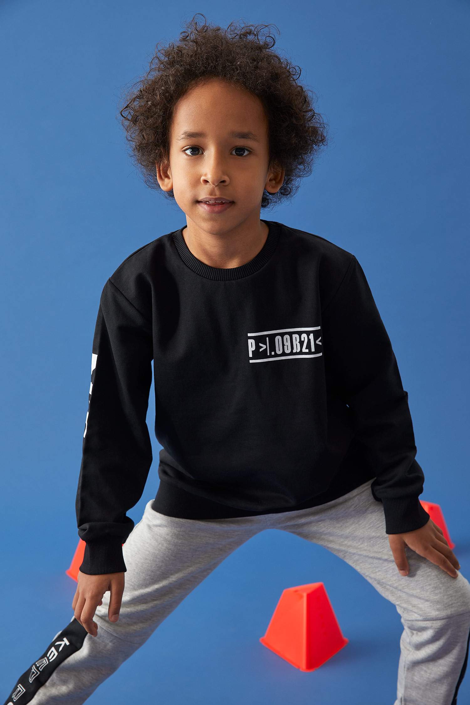Erkek Çocuk Slogan Desenli Degaje Yaka İçi Yumuşak Tüylü Sweatshirt