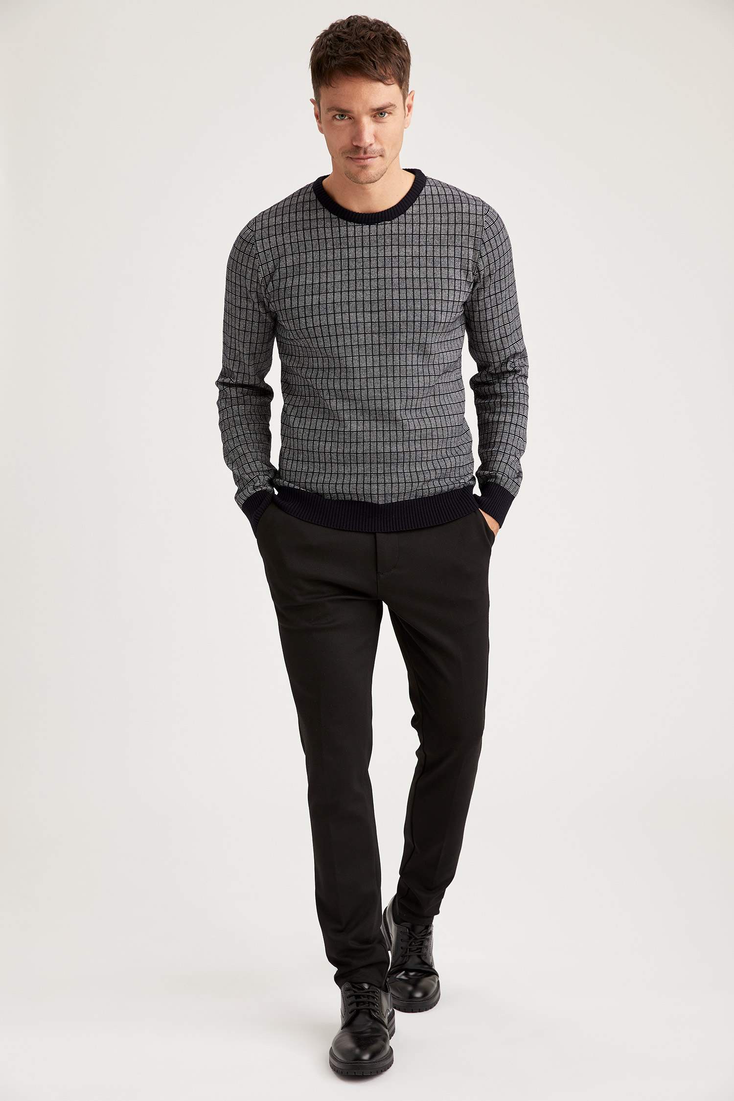 Desenli Slim Fit Bisiklet Yaka Triko Kazak