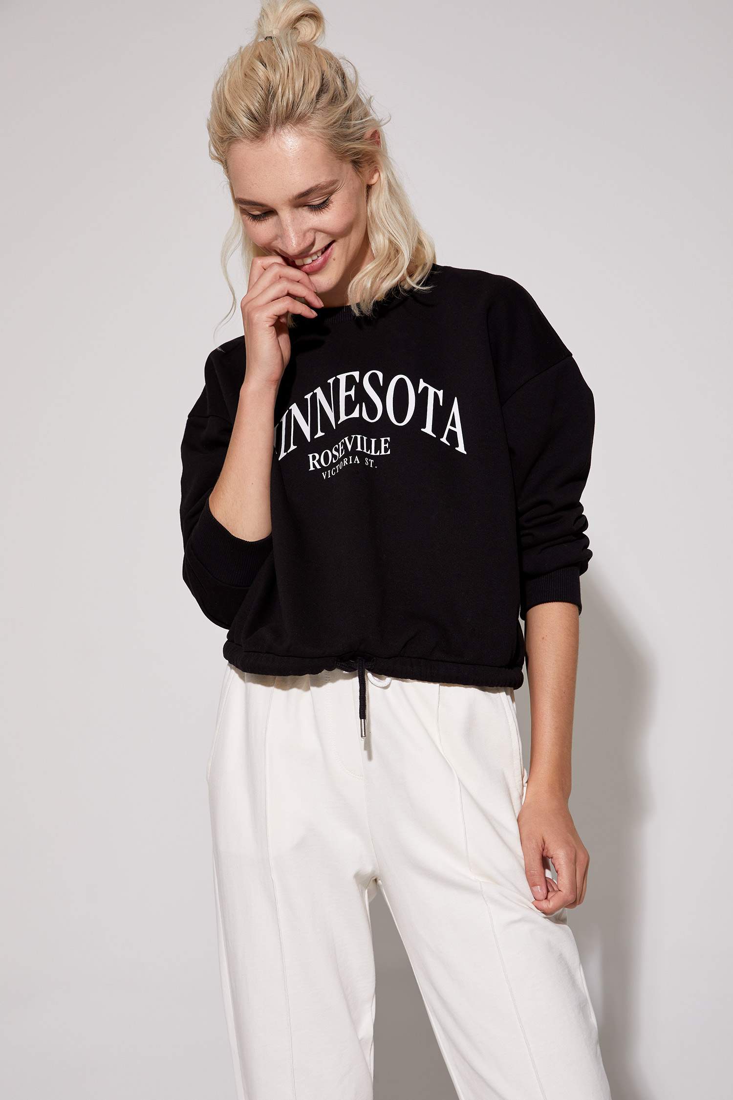 Şehir Desenli Regular Fit Bisiklet Yaka Uzun Kollu Sweatshirt