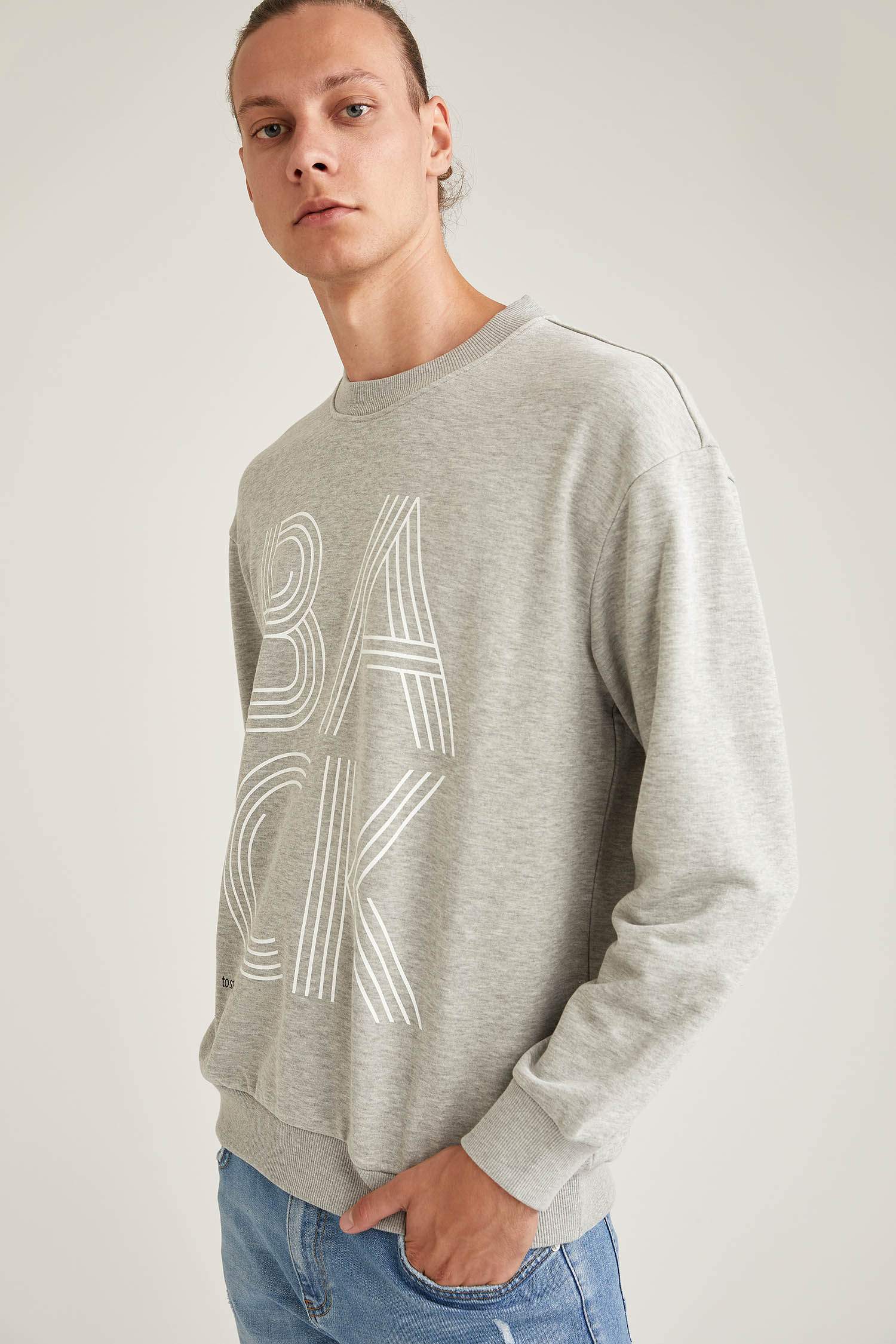 Oversize Fit Bisiklet Yaka Slogan Desenli Uzun Kollu Sweatshirt