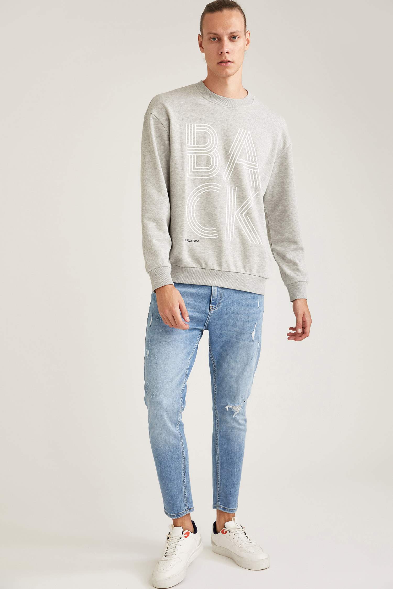 Oversize Fit Bisiklet Yaka Slogan Desenli Uzun Kollu Sweatshirt