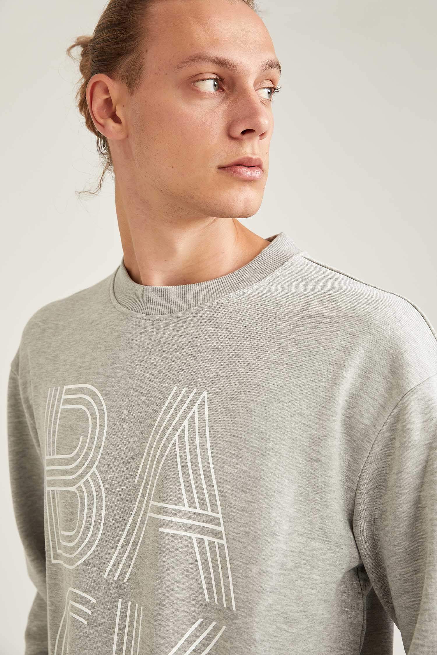 Oversize Fit Bisiklet Yaka Slogan Desenli Uzun Kollu Sweatshirt