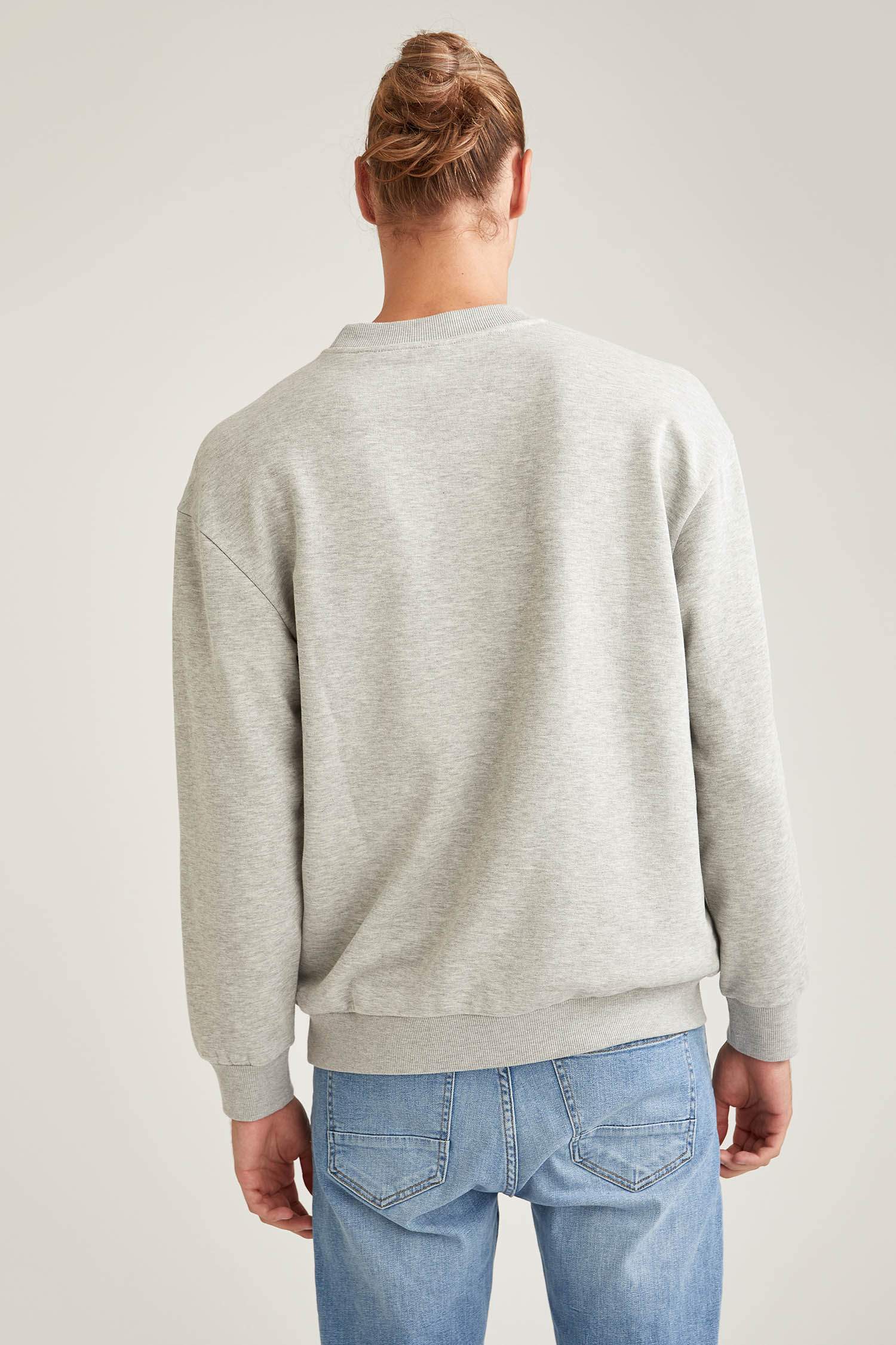 Oversize Fit Bisiklet Yaka Slogan Desenli Uzun Kollu Sweatshirt