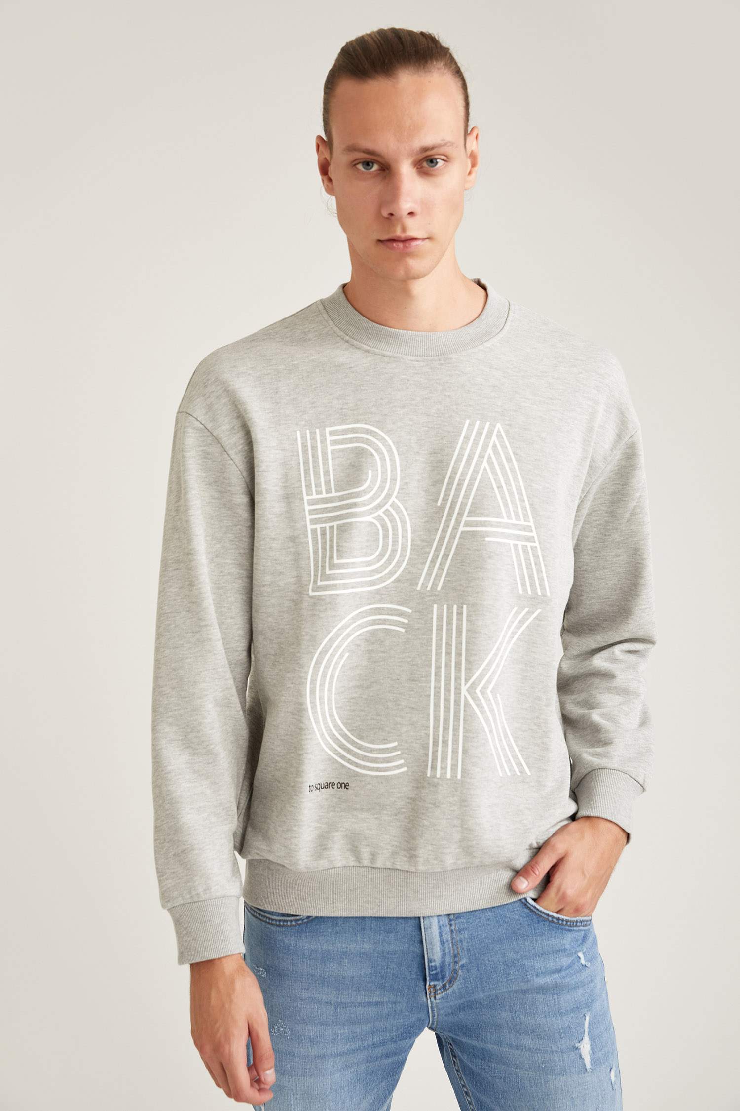 Oversize Fit Bisiklet Yaka Slogan Desenli Uzun Kollu Sweatshirt